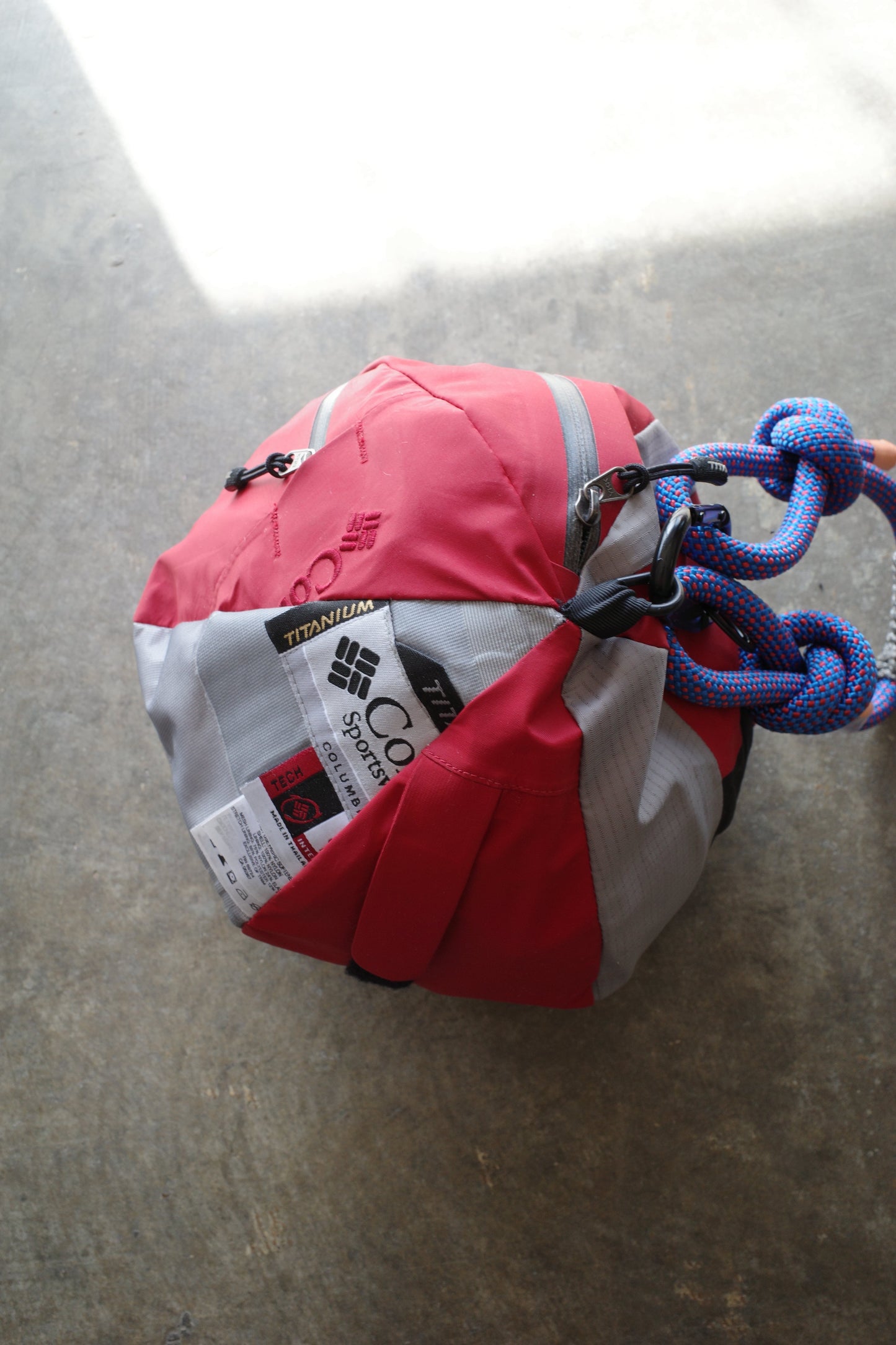 nag nag Ball Bag