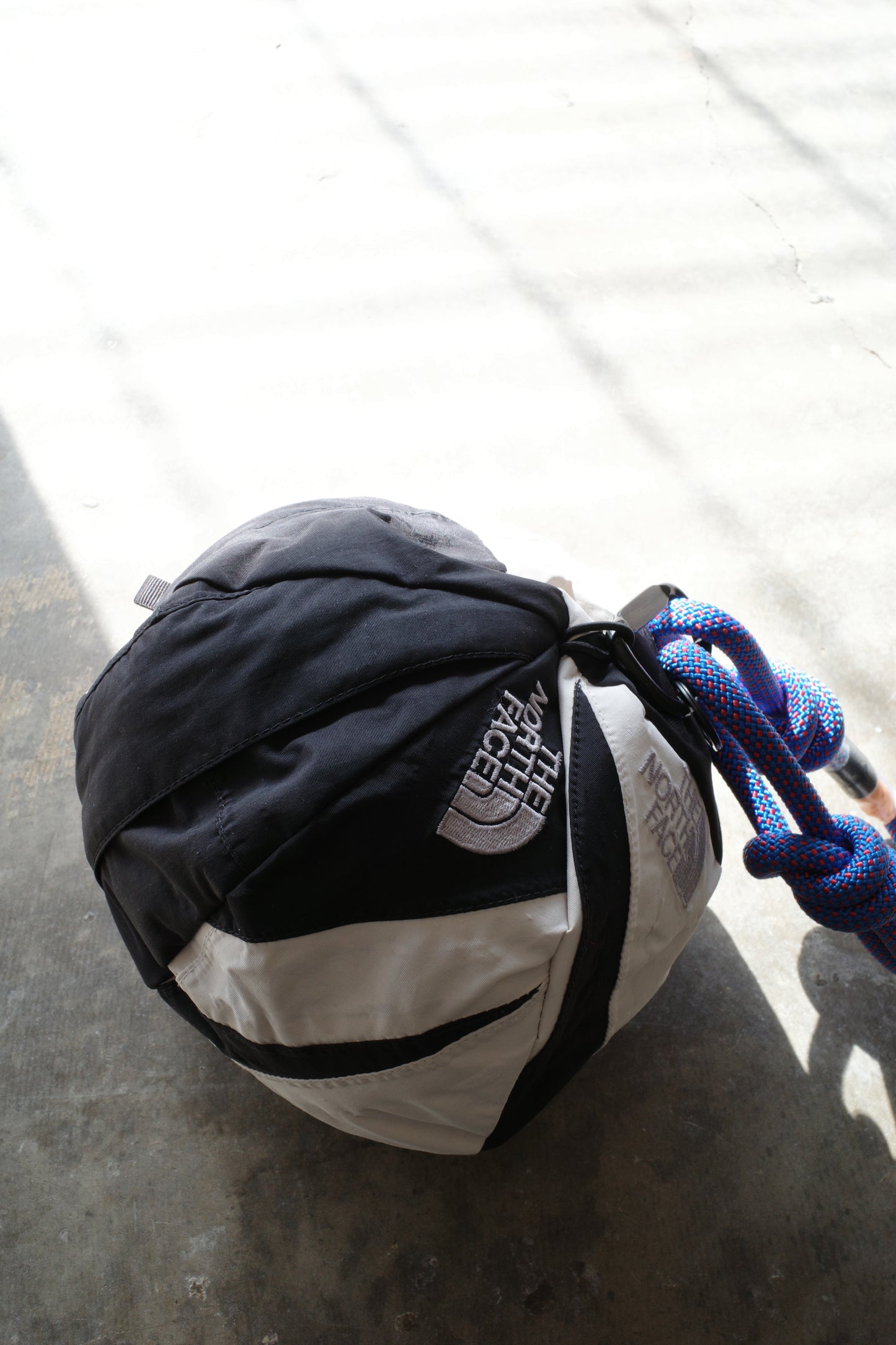 nag nag Ball Bag