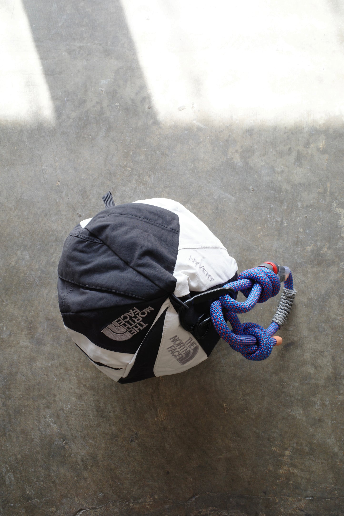 nag nag Ball Bag