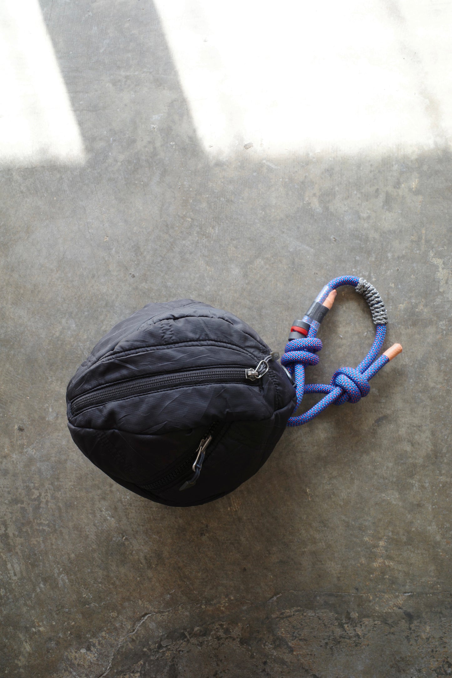 nag nag Ball Bag