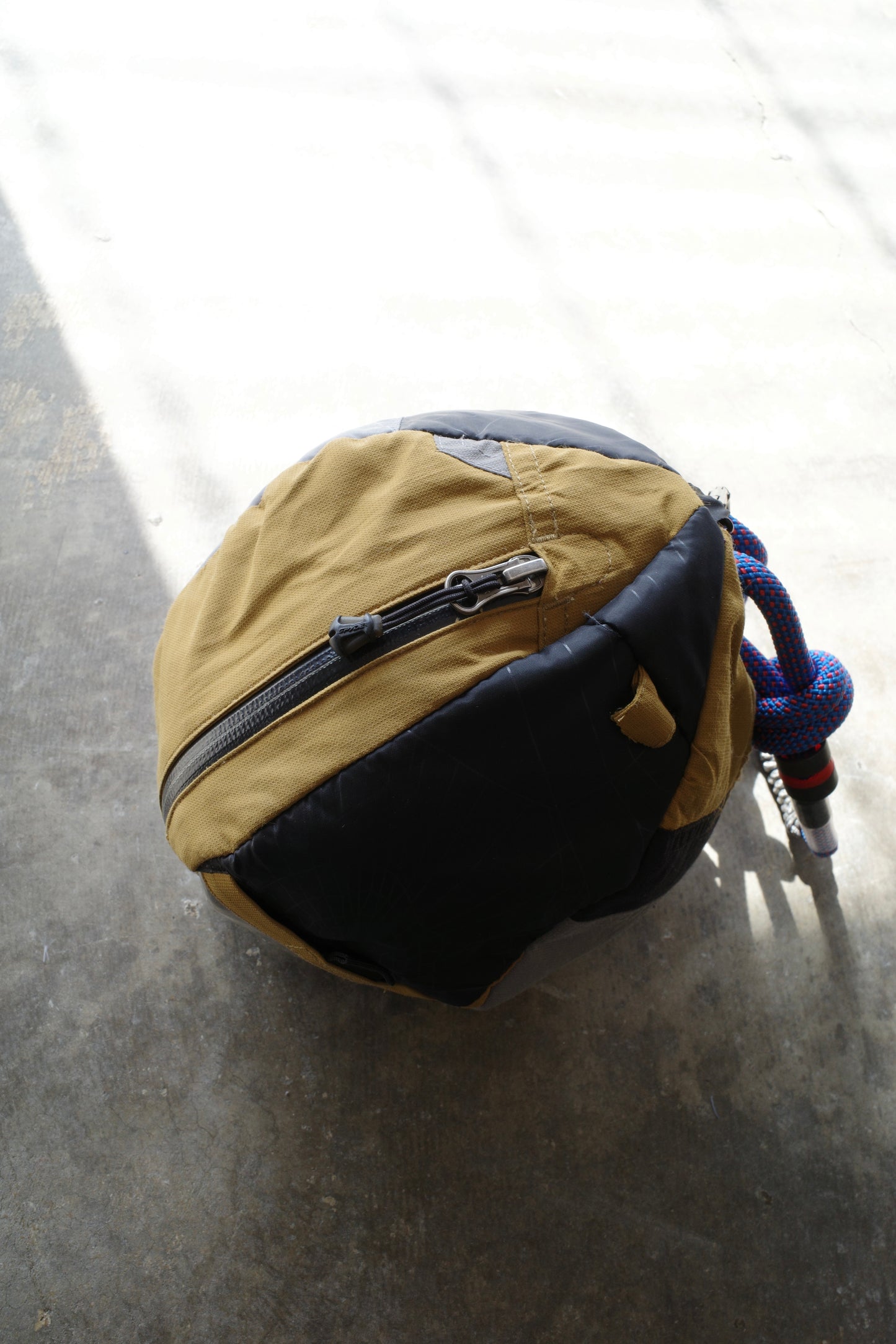 nag nag Ball Bag