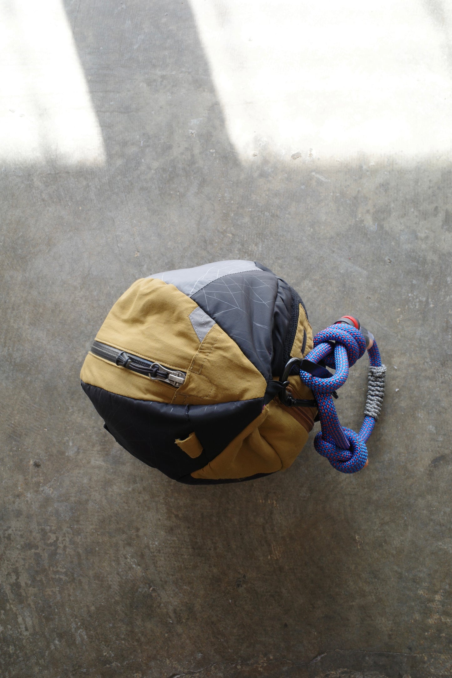 nag nag Ball Bag
