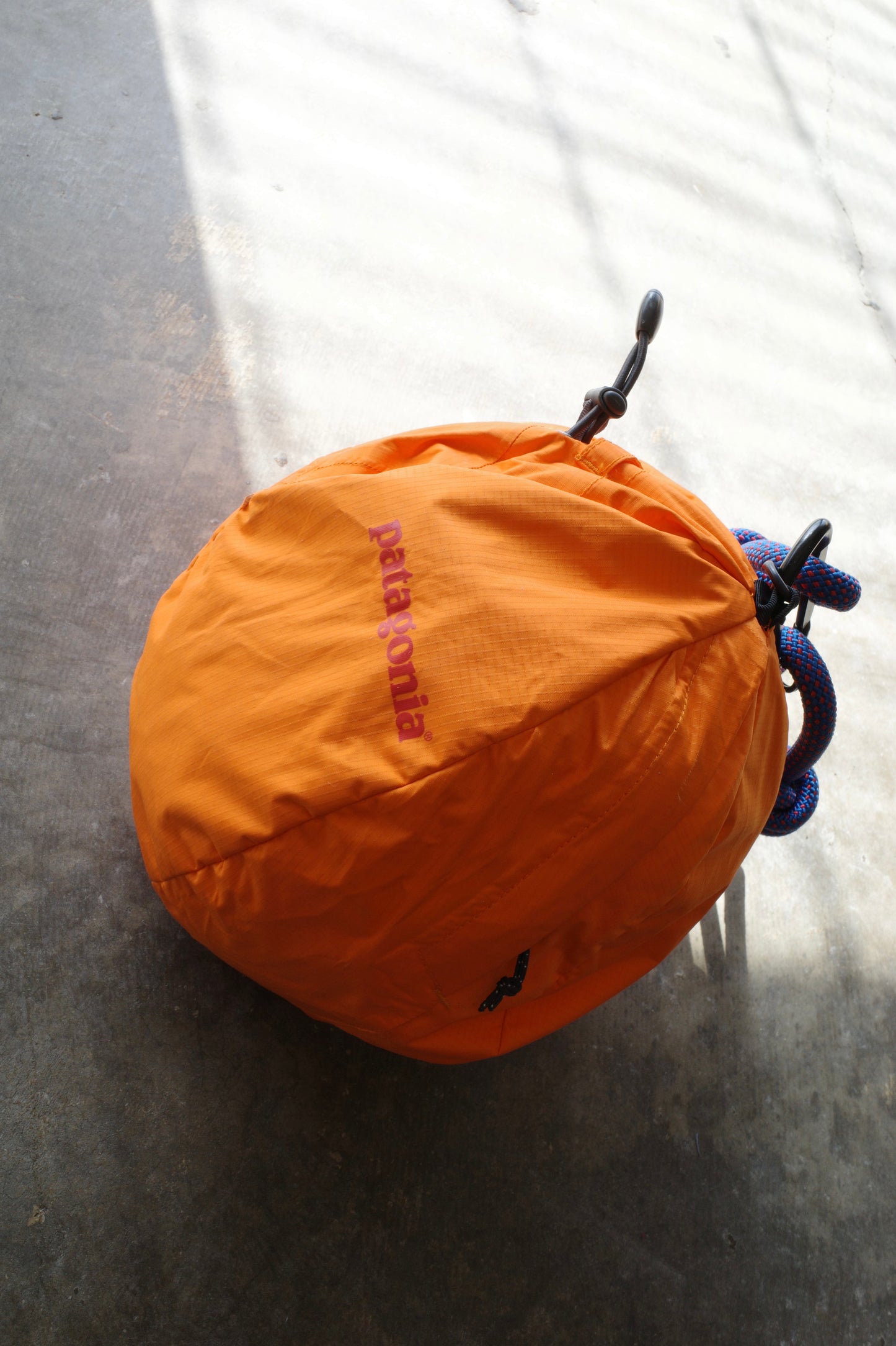 nag nag Ball Bag