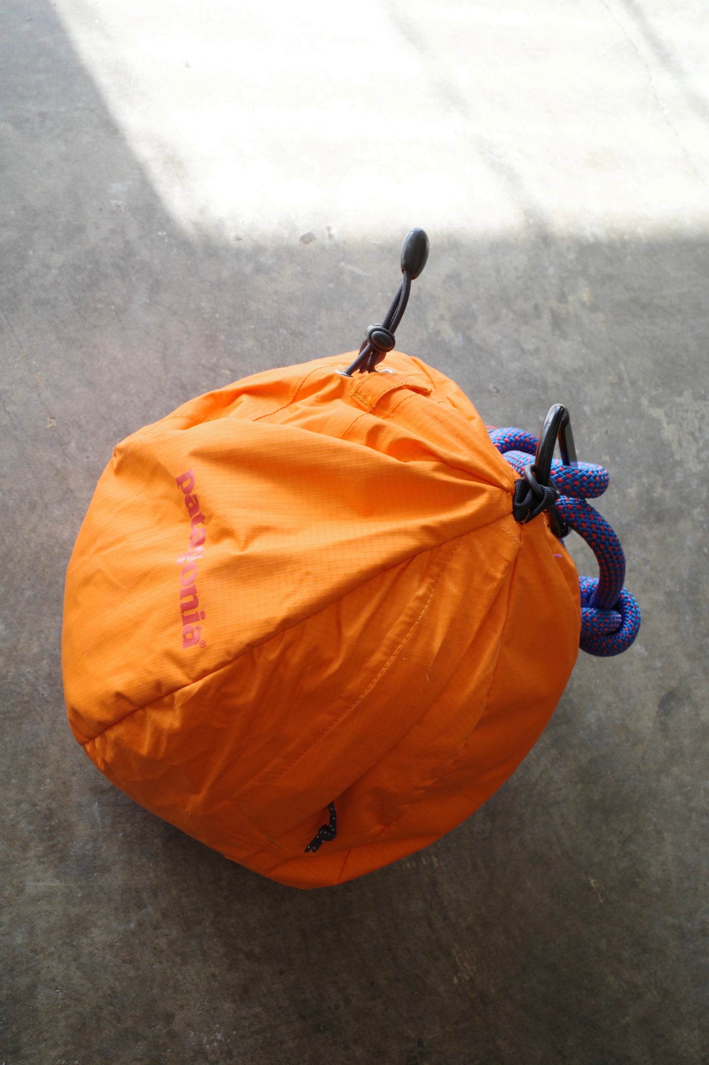 nag nag Ball Bag