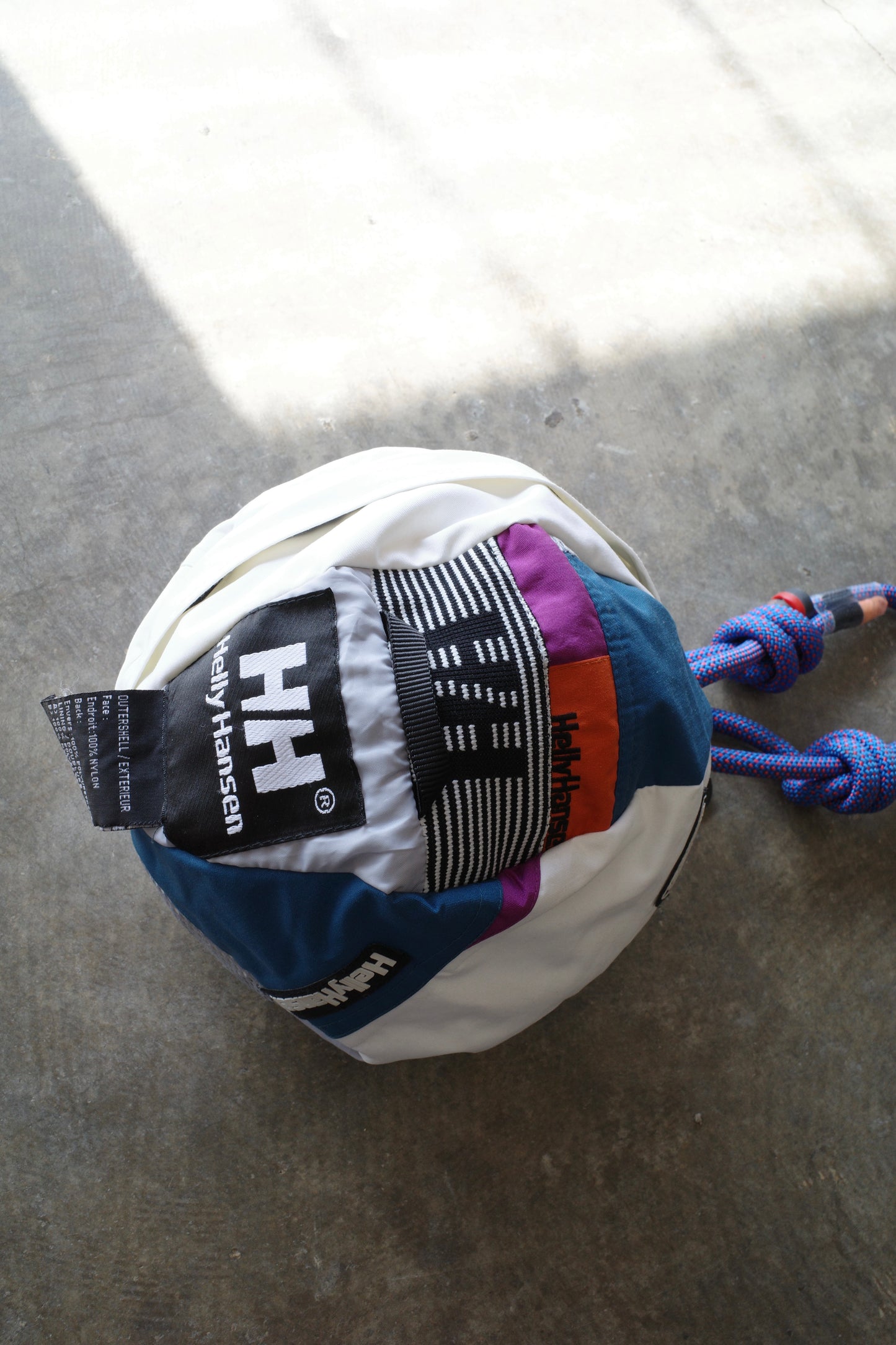 nag nag Ball Bag