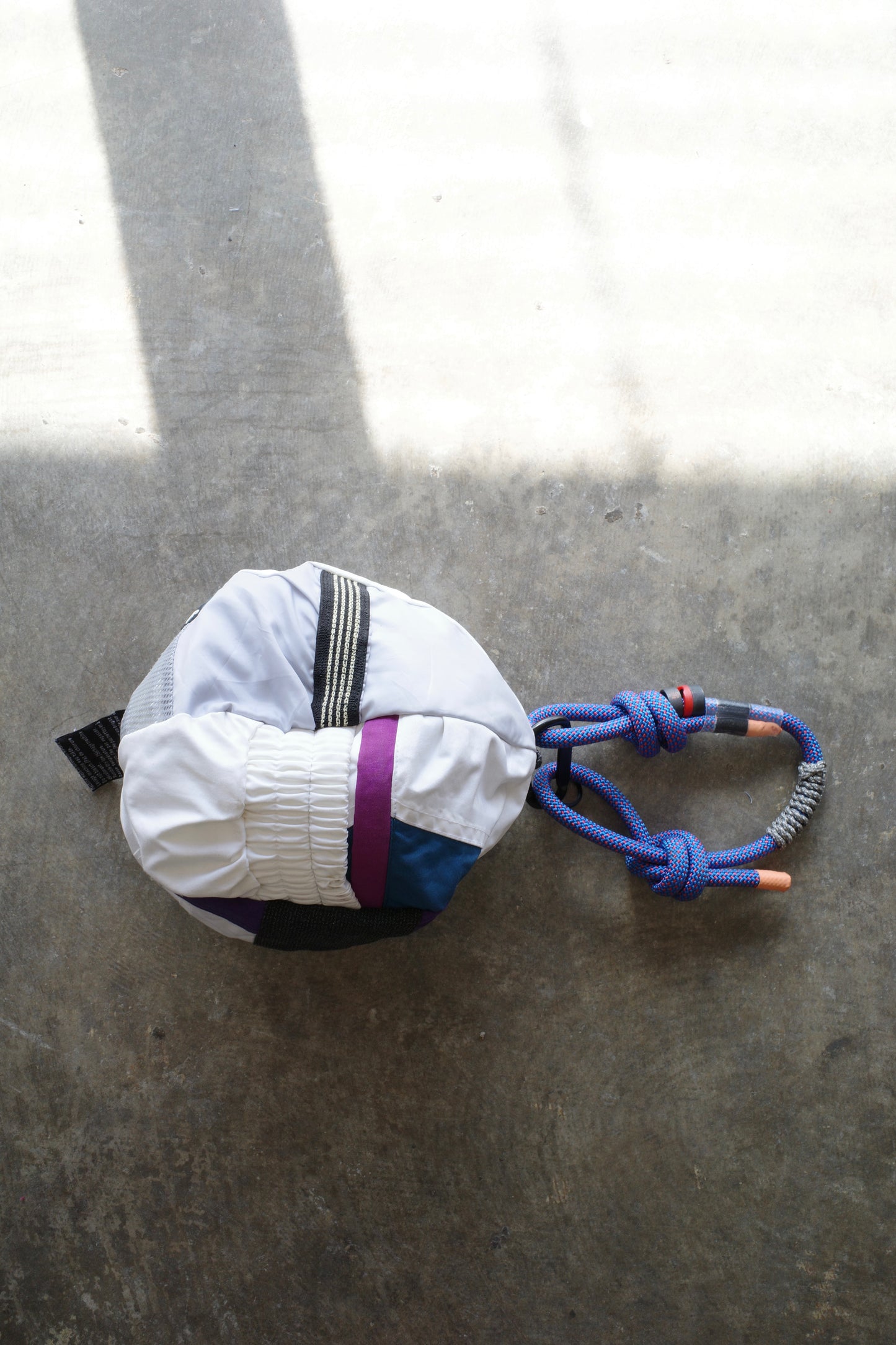 nag nag Ball Bag