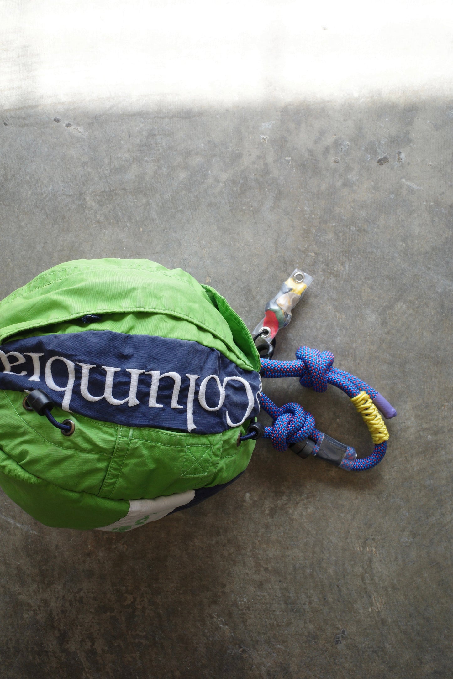 nag nag Ball Bag