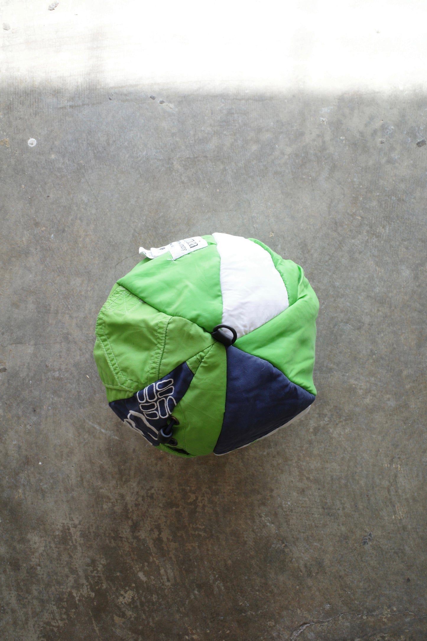 nag nag Ball Bag