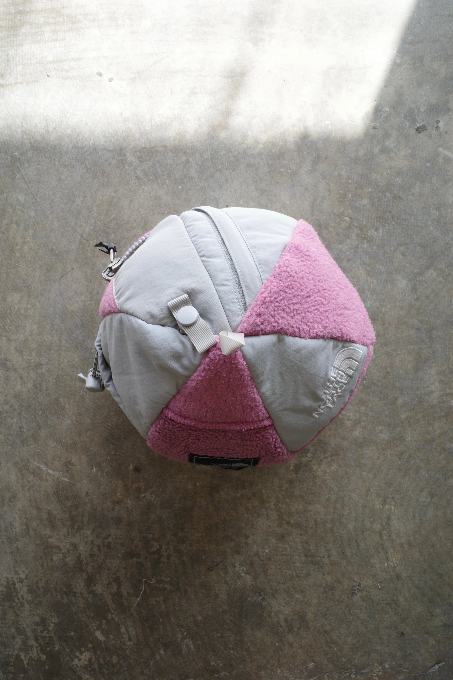 nag nag Ball Bag