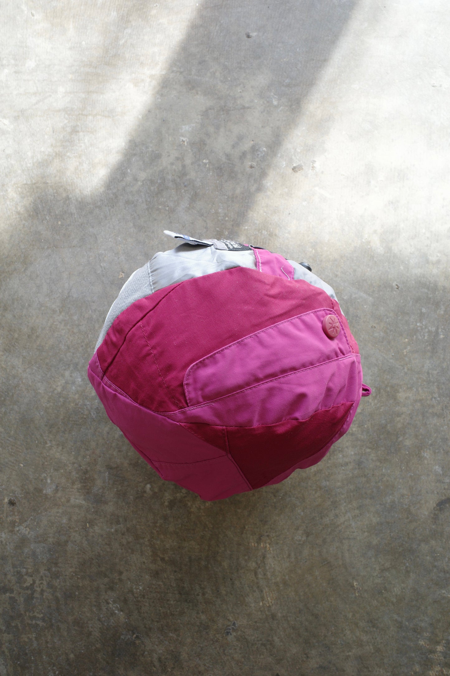 nag nag Ball Bag