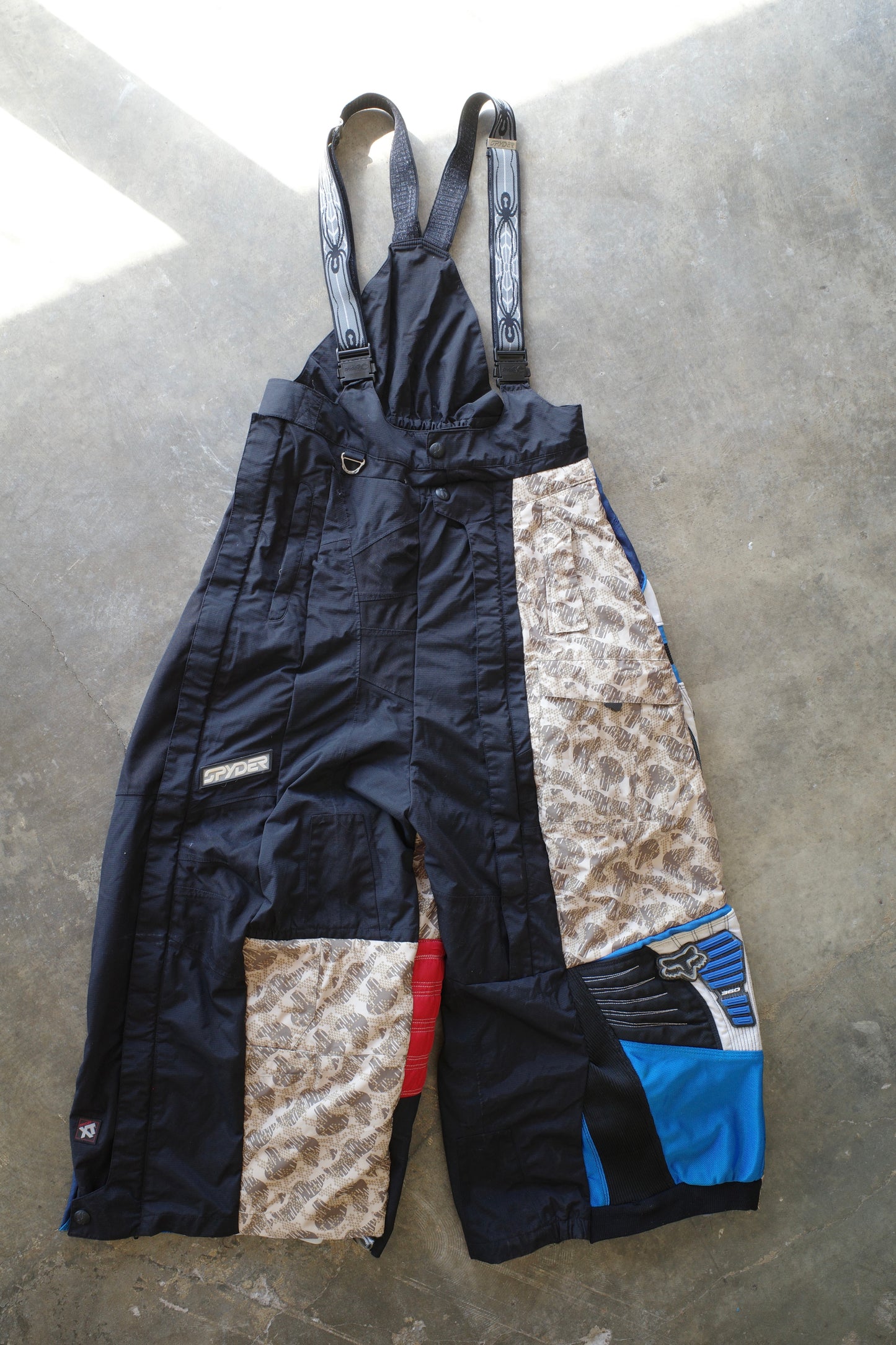 Wide Legged nag nag Pants(L)