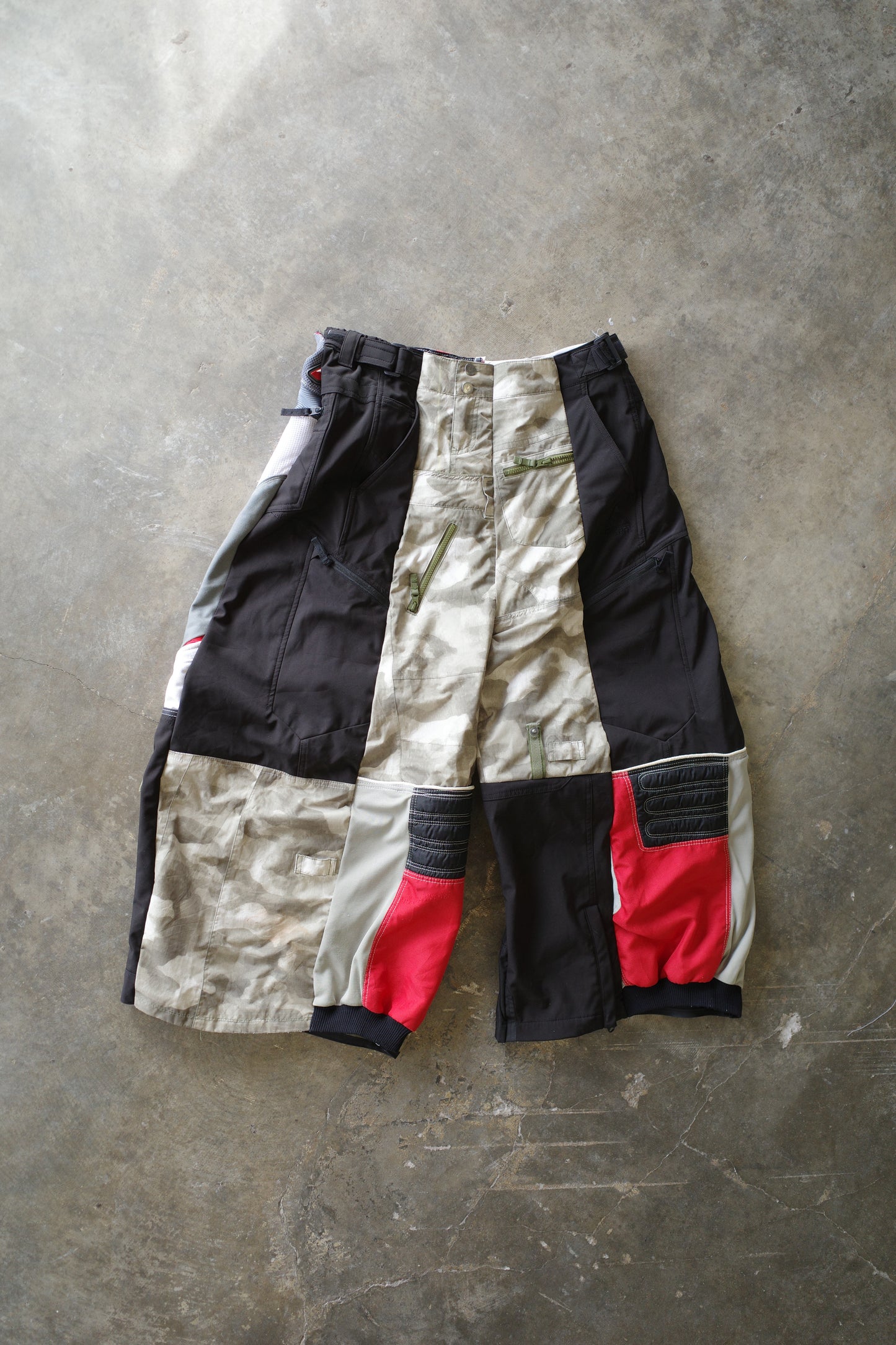Wide Legged nag nag Pants(L)