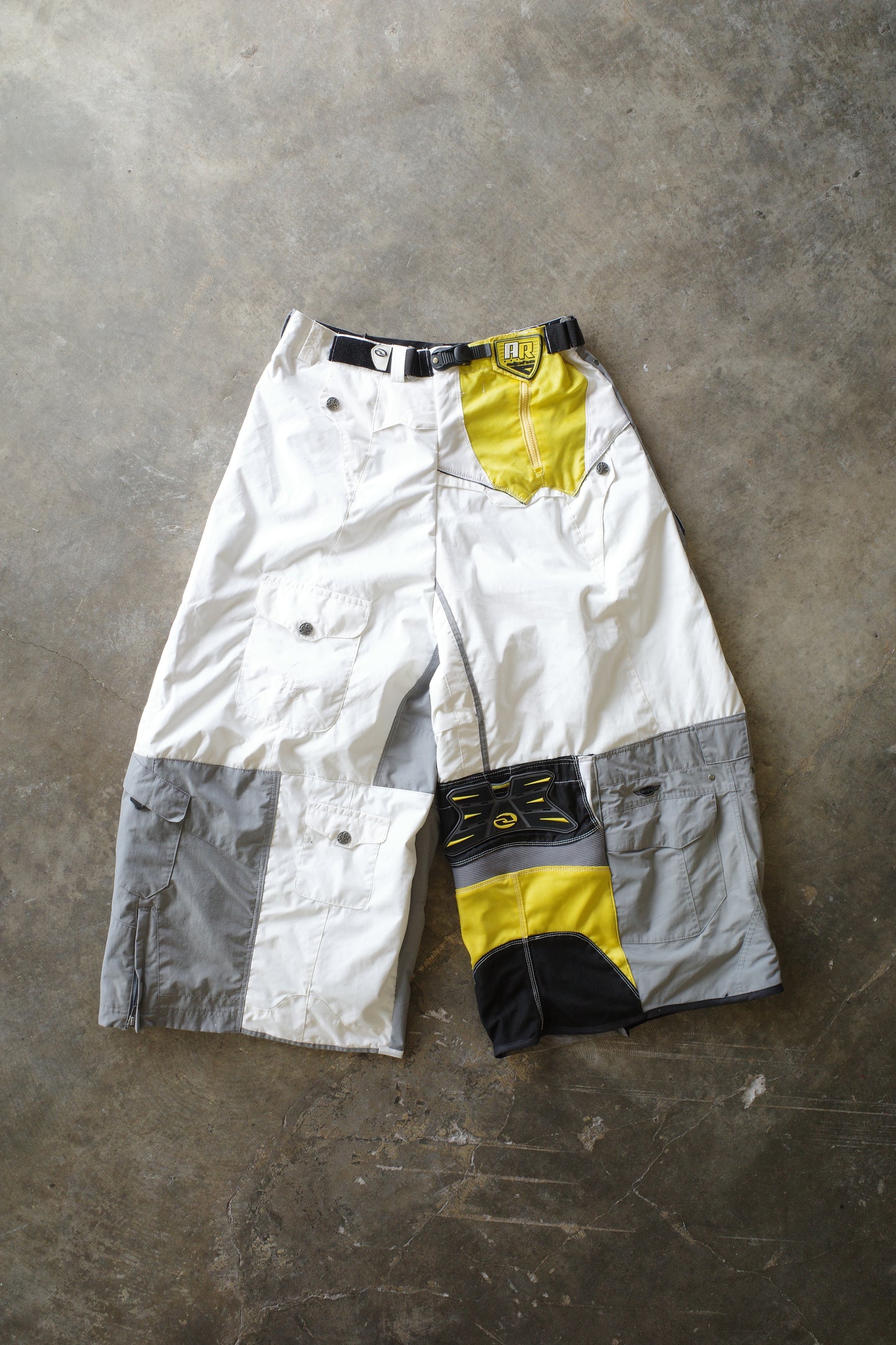Wide Legged nag nag Pants(L)