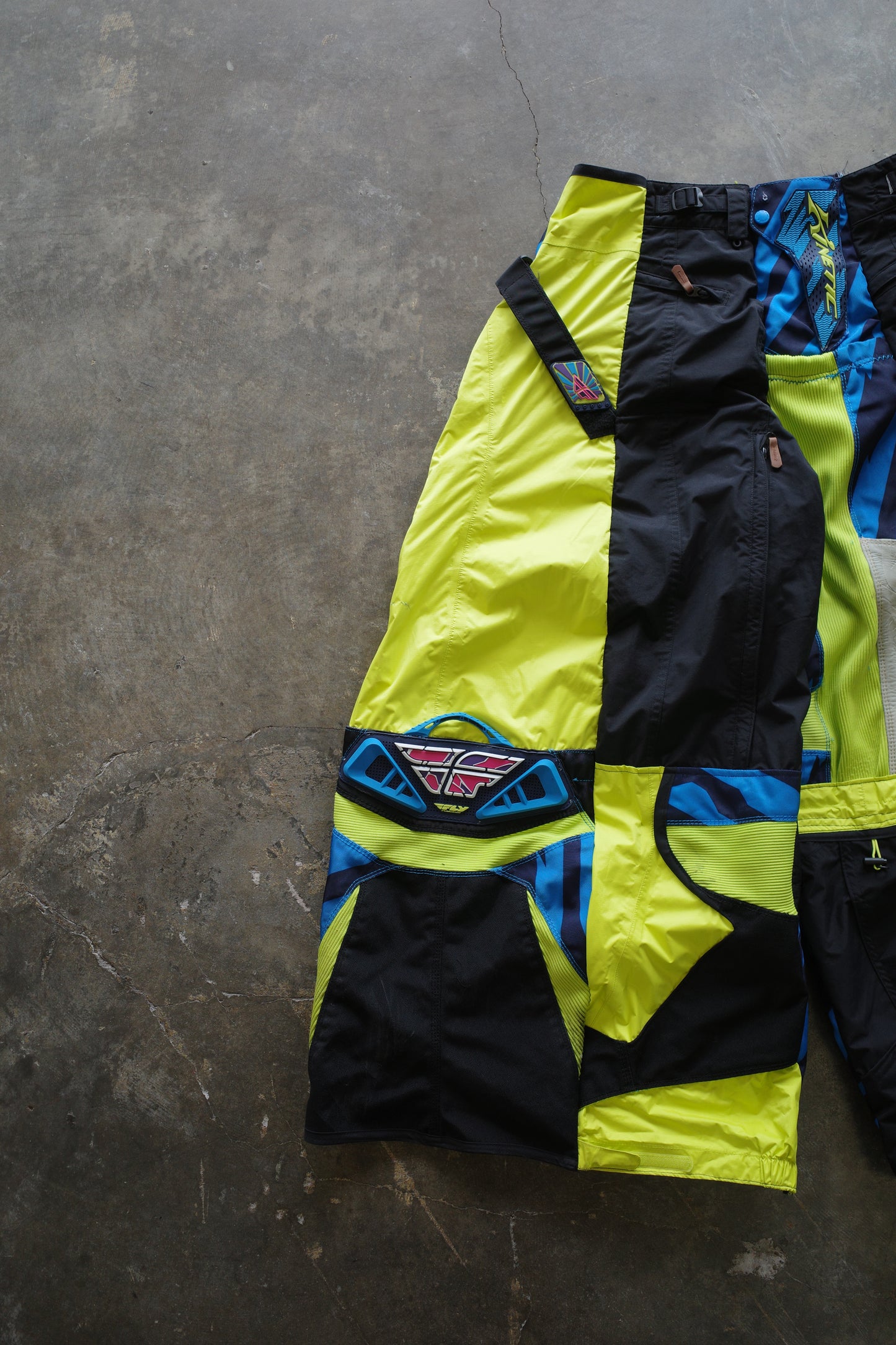 Wide Legged nag nag Pants(L)/made with vintage KINETIC racing pants