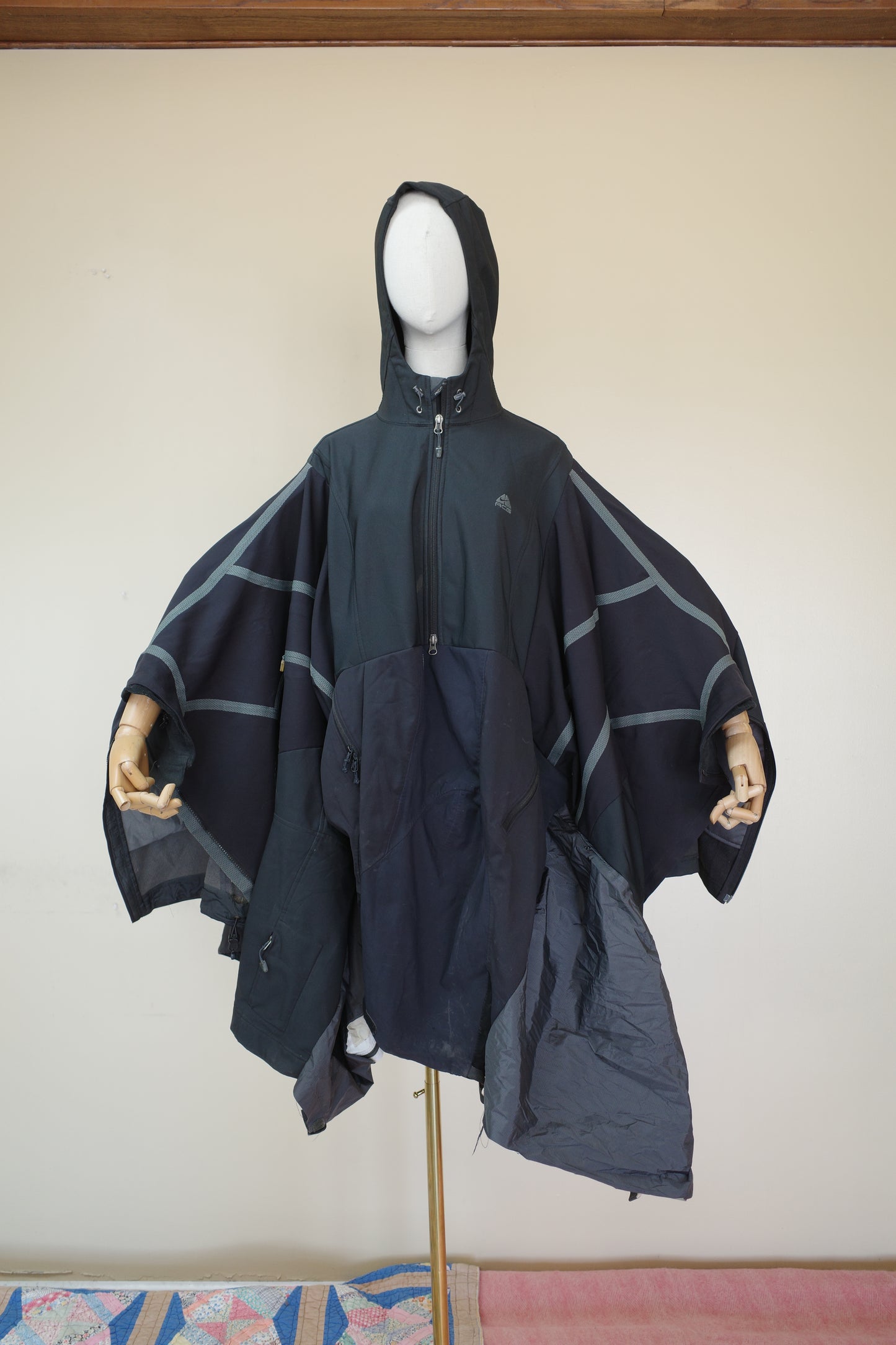 ART to WEAR upcycled Poncho *sample grade //made by 3R.