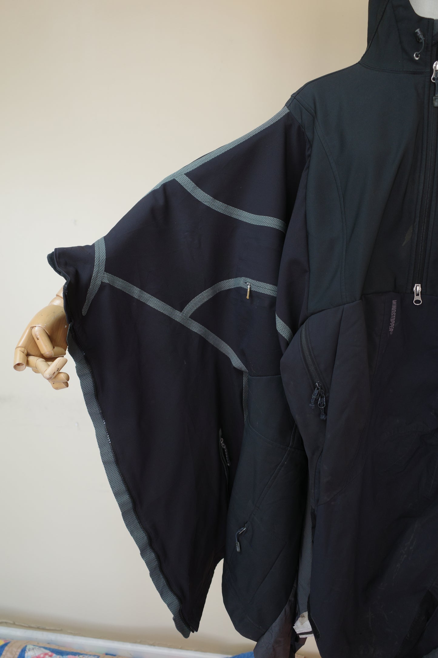 ART to WEAR upcycled Poncho *sample grade //made by 3R.