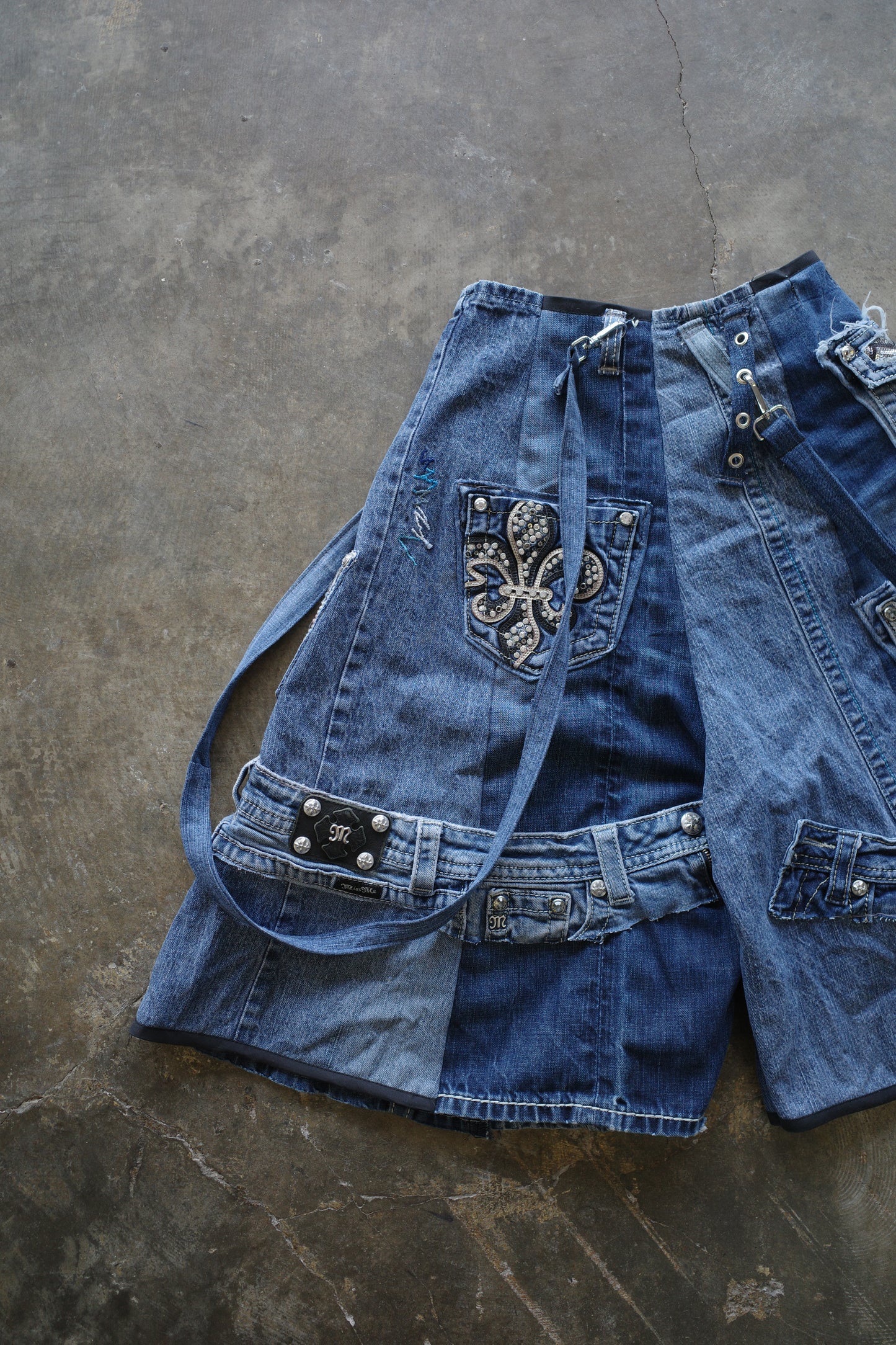 nag nag Baggy Shorts (30)/made from vintage street barnded jean and Y2K miasma jean