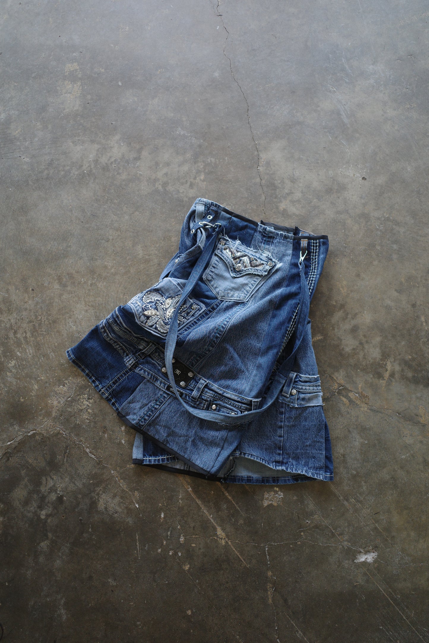 nag nag Baggy Shorts (30)/made from vintage street barnded jean and Y2K miasma jean
