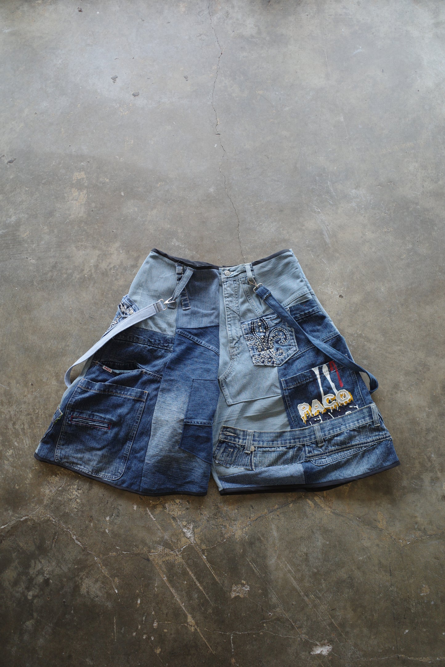 nag nag Baggy Shorts (36)/made from vintage street barnded jean and Y2K miasma jean