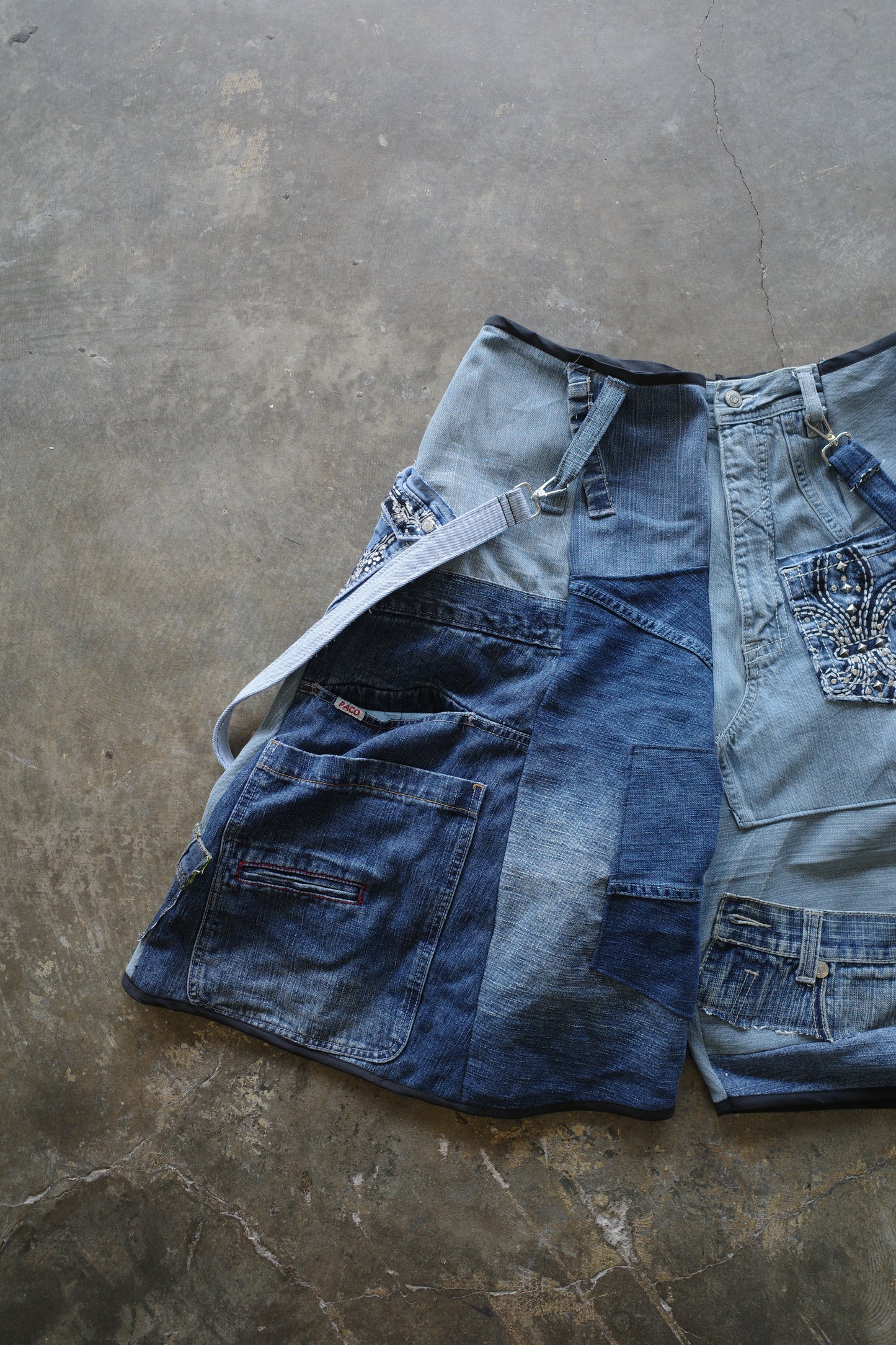 nag nag Baggy Shorts (36)/made from vintage street barnded jean and Y2K miasma jean
