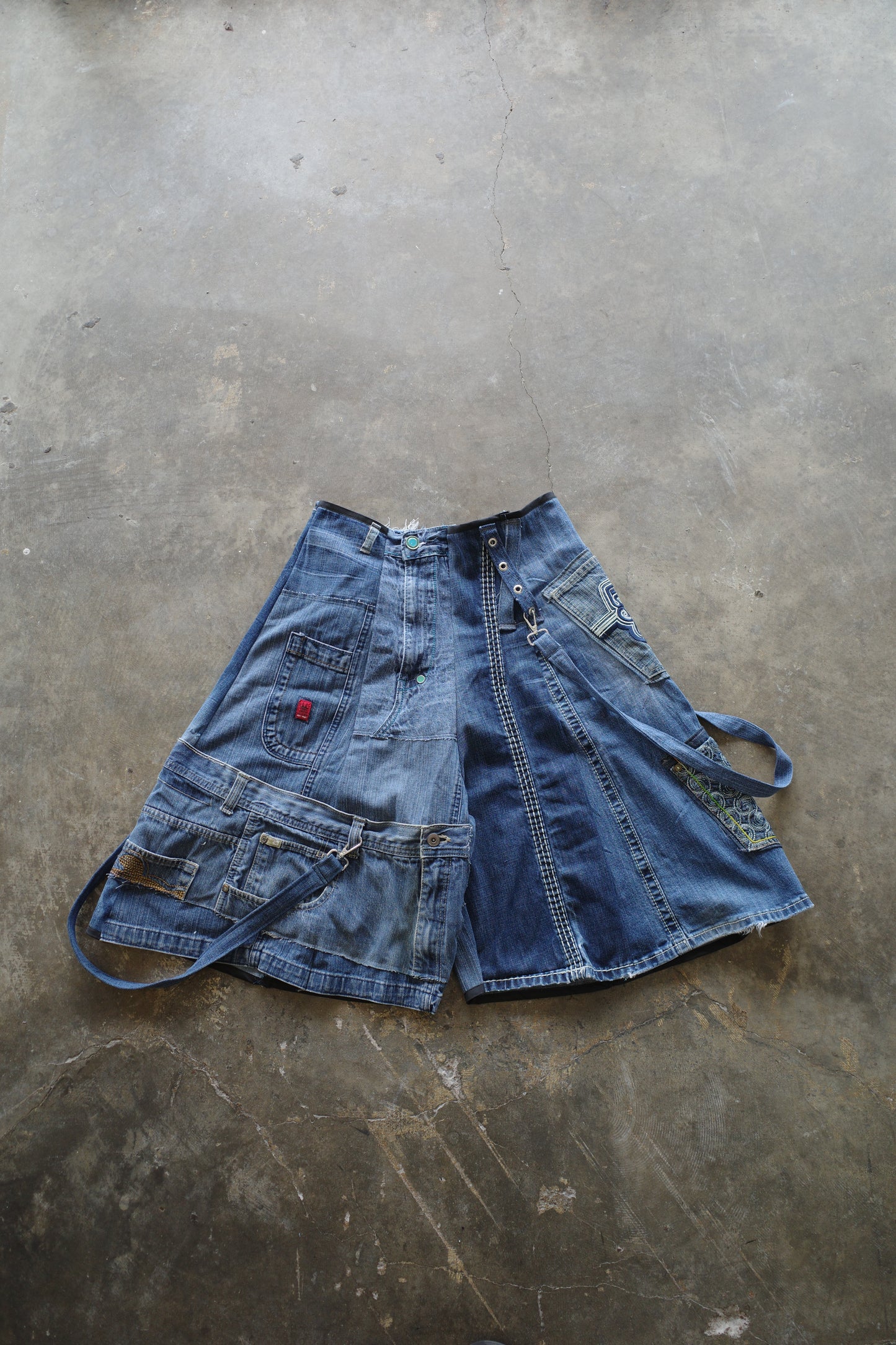 nag nag Baggy Shorts (32)/made from vintage street barnded jean and Y2K miasma jean