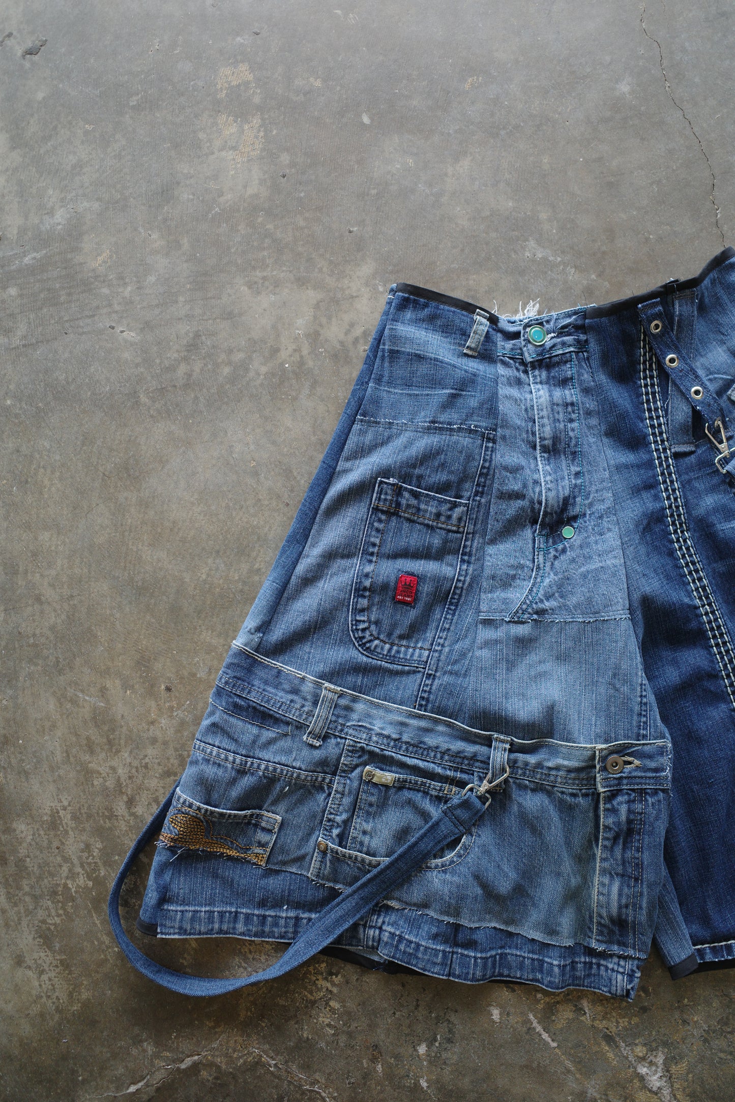 nag nag Baggy Shorts (32)/made from vintage street barnded jean and Y2K miasma jean