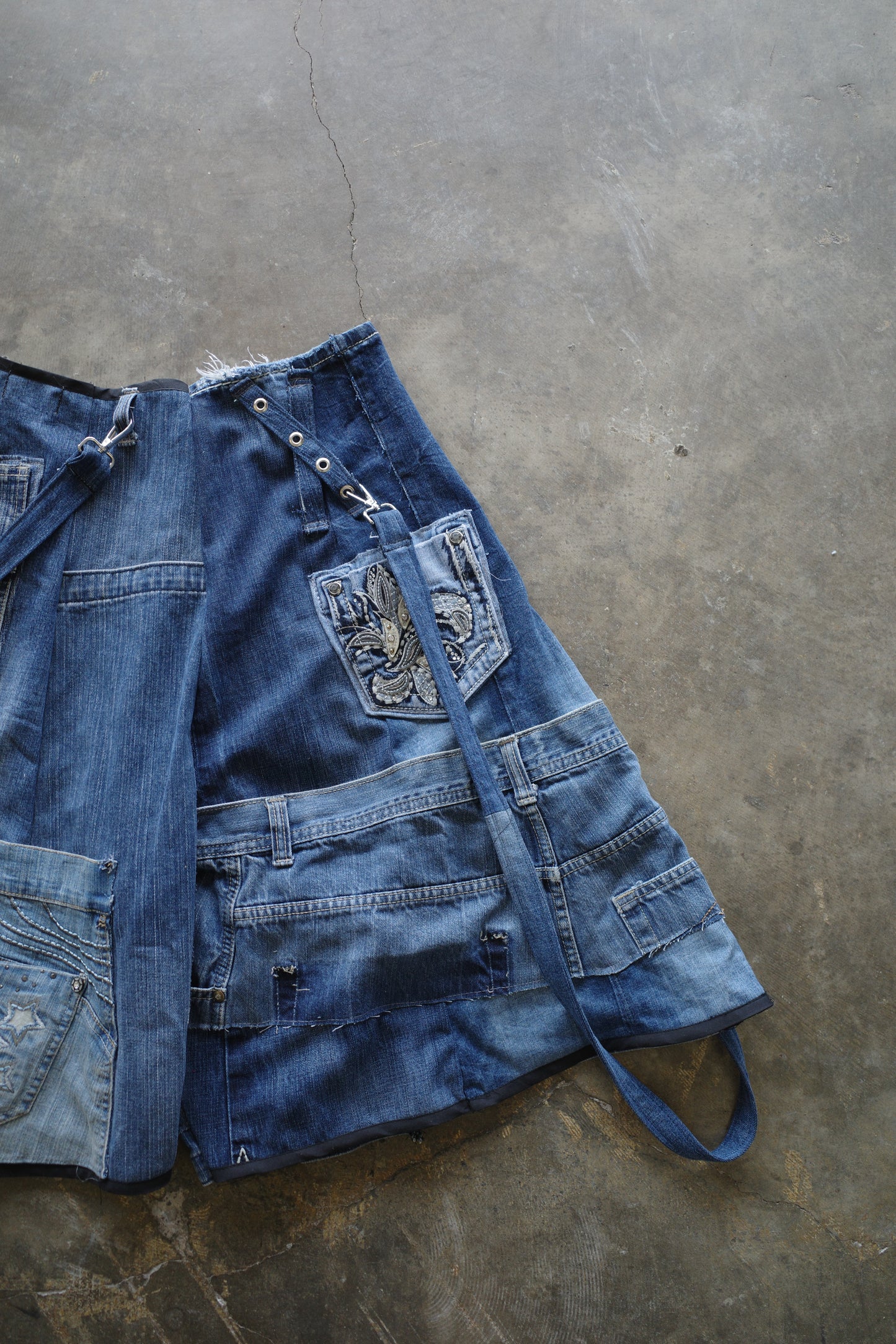 nag nag Baggy Shorts (32)/made from vintage street barnded jean and Y2K miasma jean