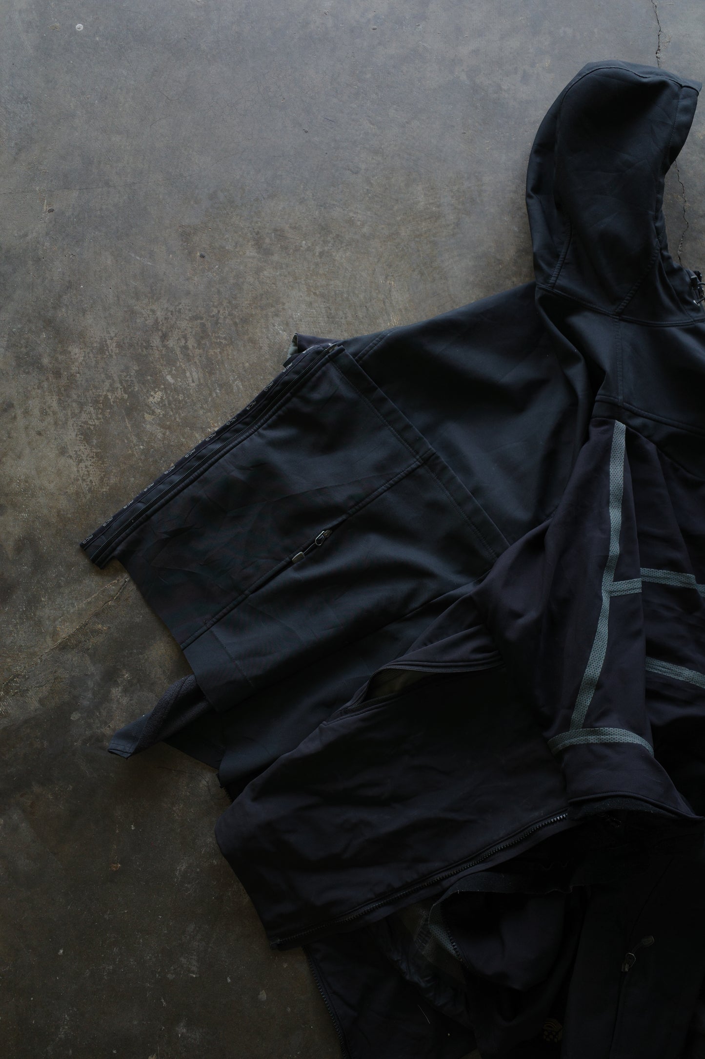 ART to WEAR upcycled Poncho *sample grade //made by 3R.