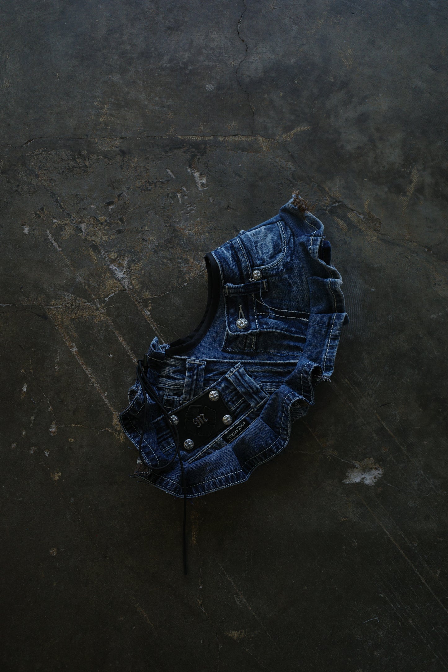 "nag nag collar"made with vintage y2k miss me jean