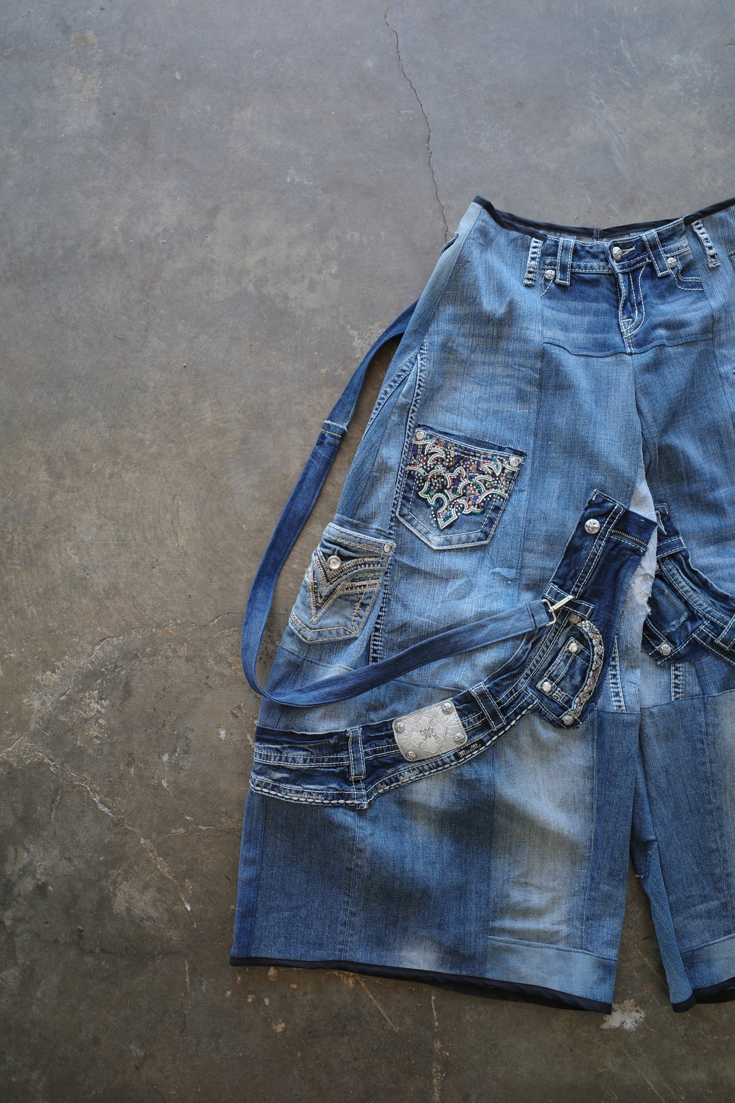 Wide Legged Patched Pants(W32-L) / DWL1