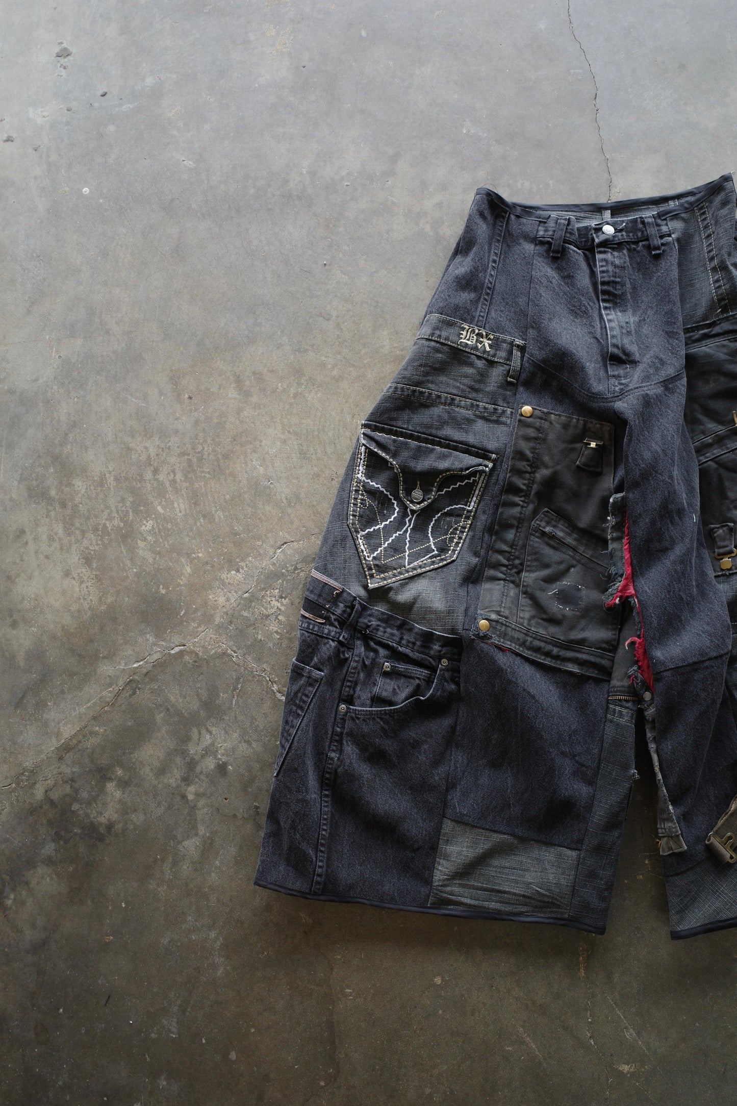 Wide Legged Patched Pants(W32-L) / BDWL1