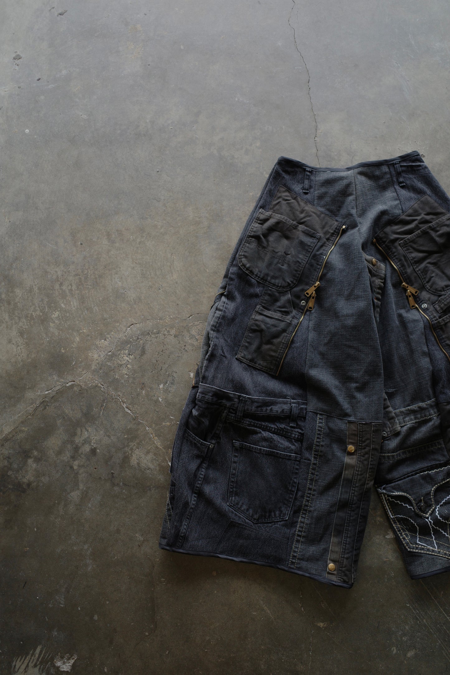 Wide Legged Patched Pants(W32-L) / BDWL1