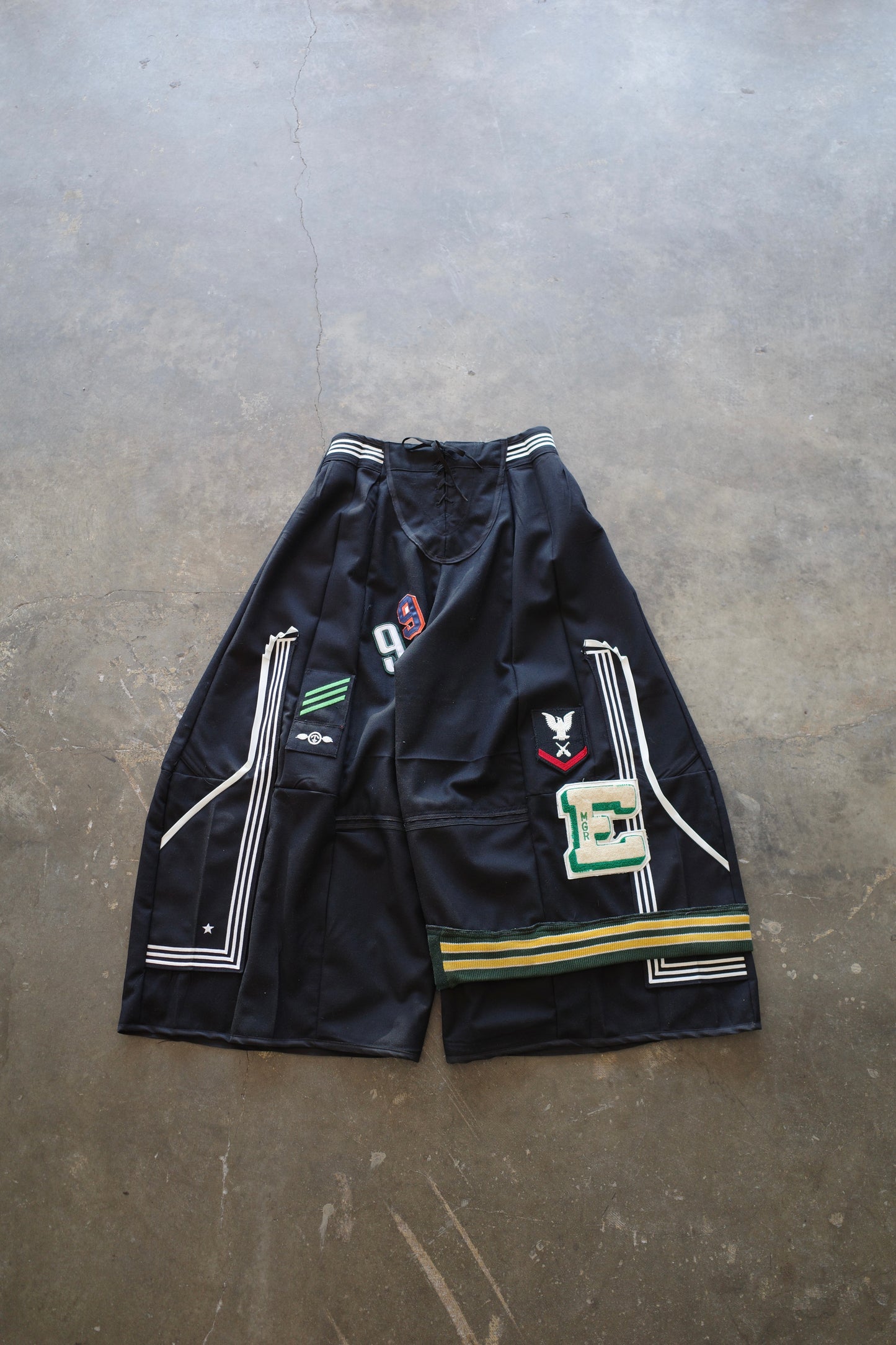 Wide Legged Patched Pants(W32-L) / PWL3