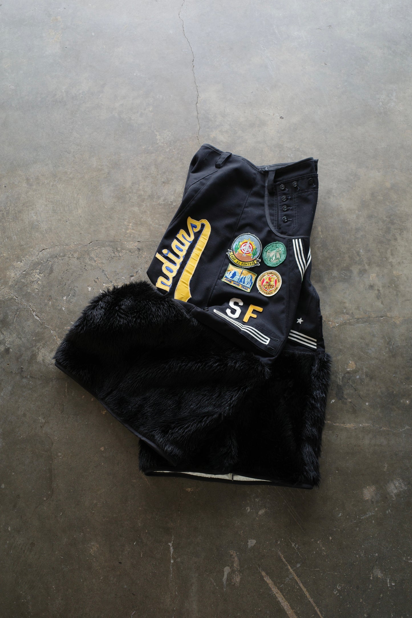 Wide Legged Patched Pants(W32-L) / PWL4