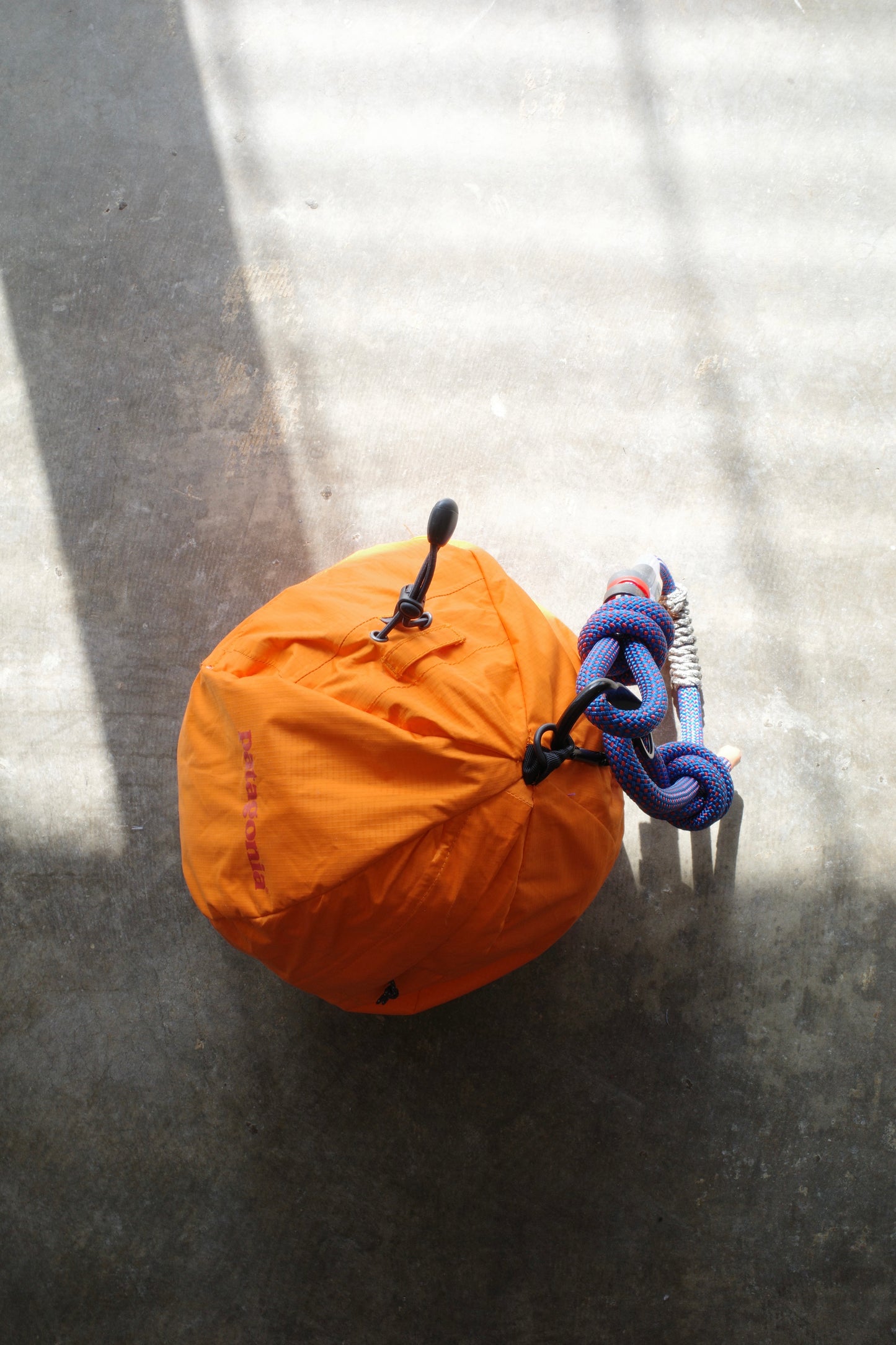 nag nag Ball Bag