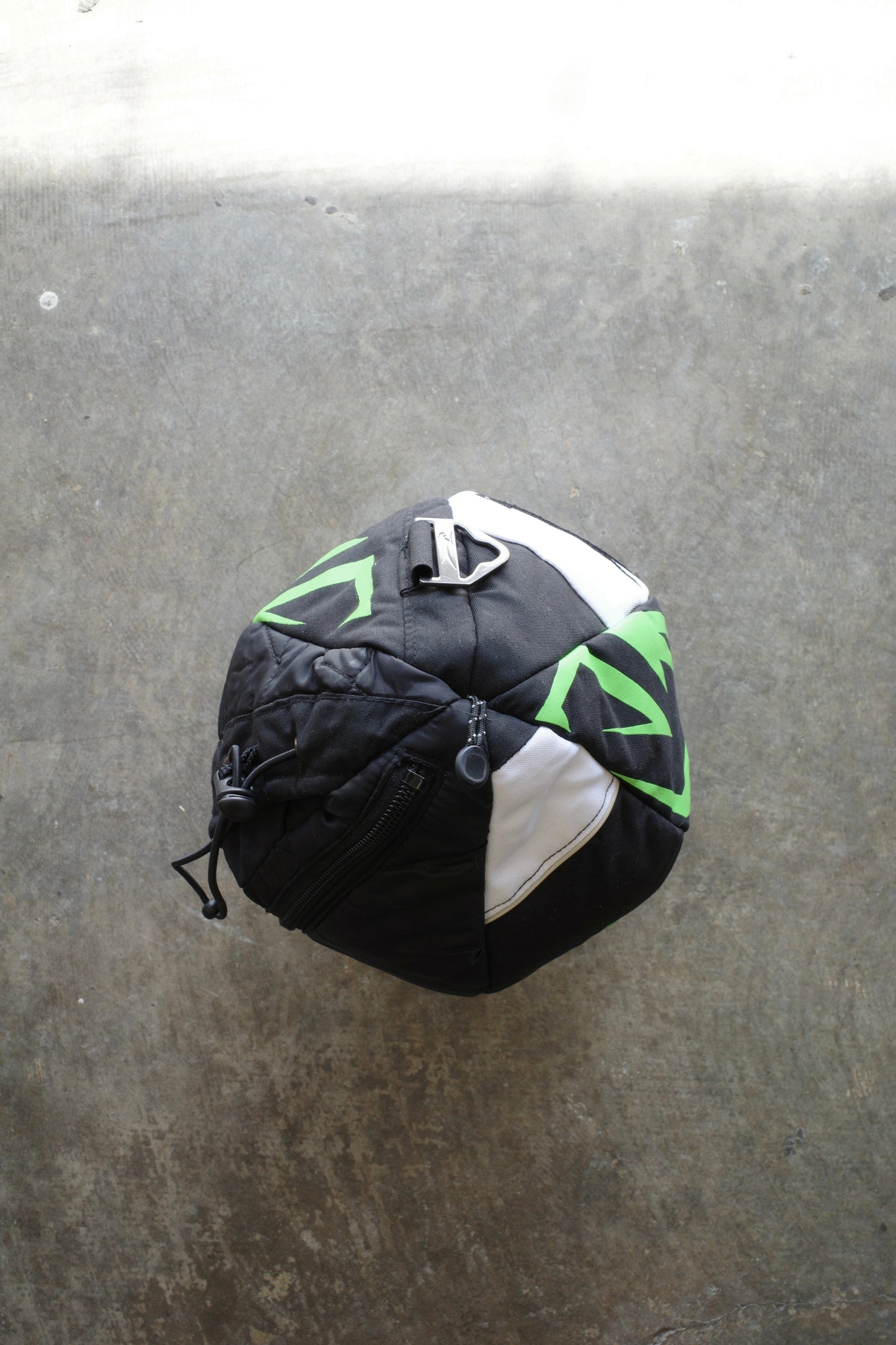 nag nag Ball Bag