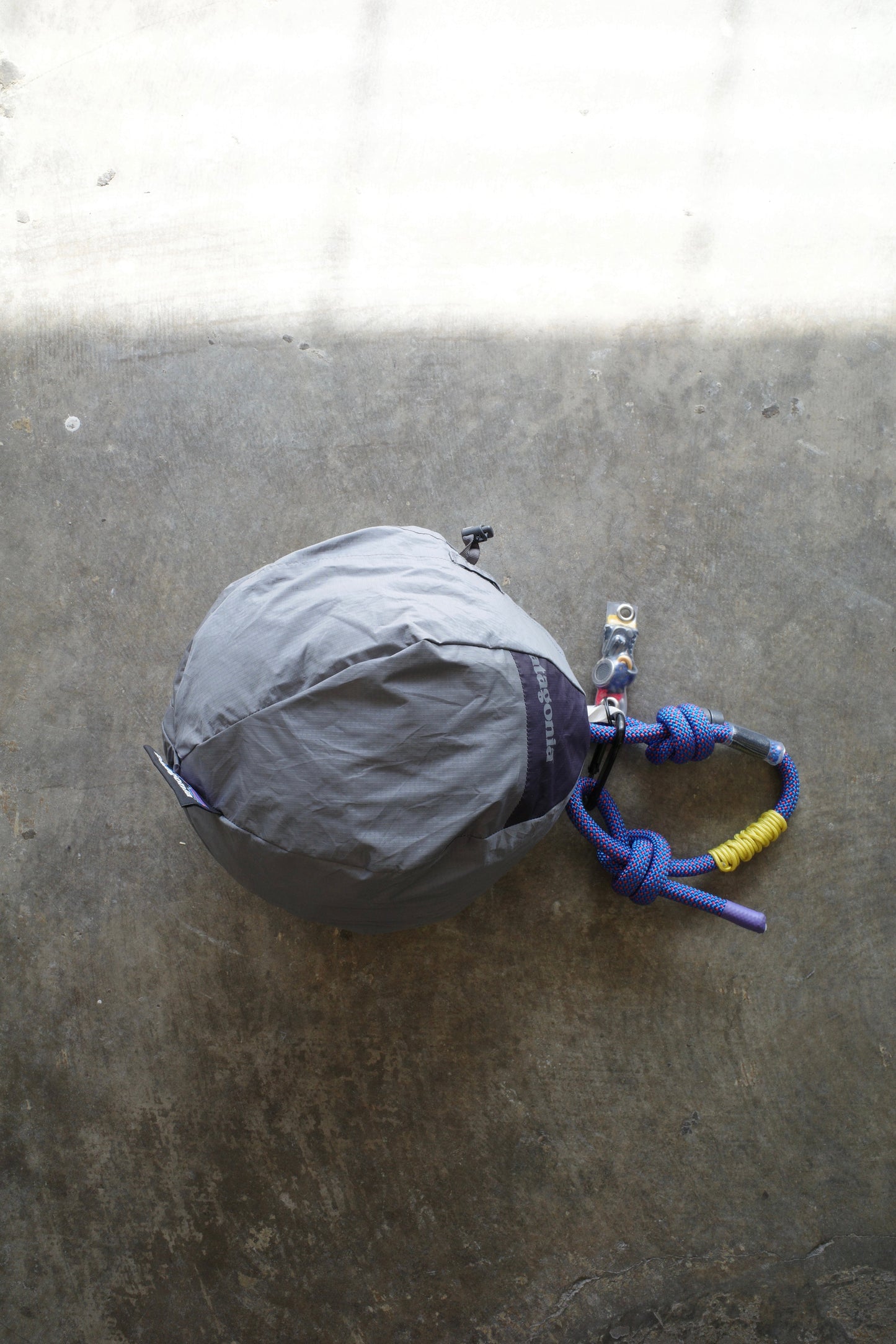 nag nag Ball Bag