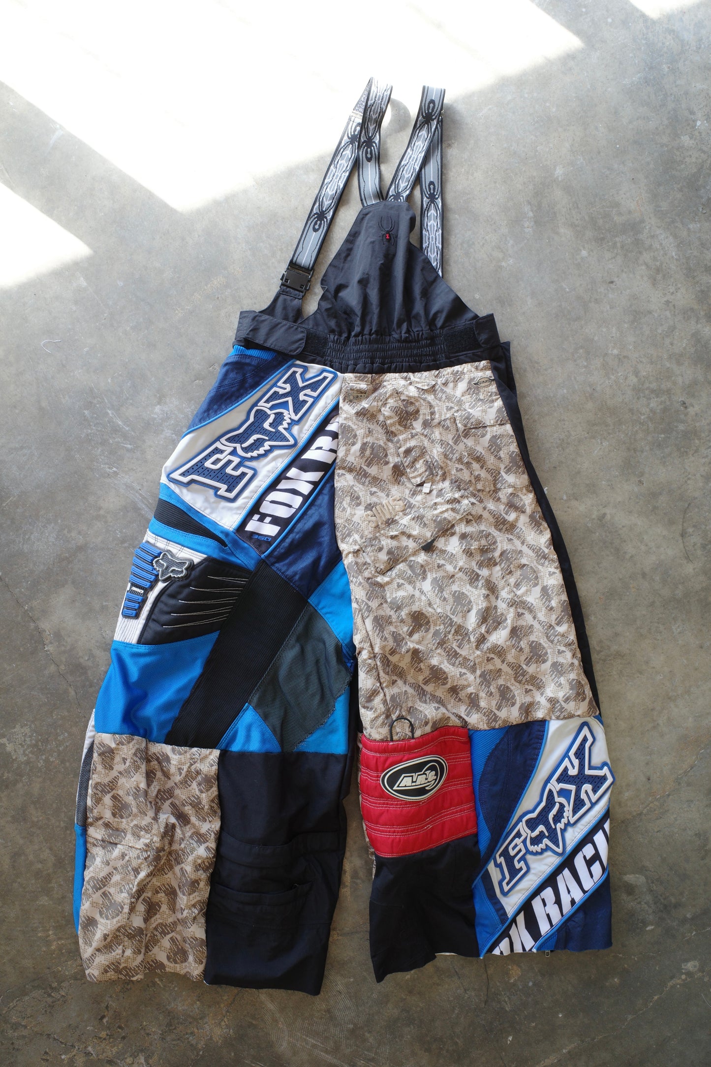 Wide Legged nag nag Pants(L)