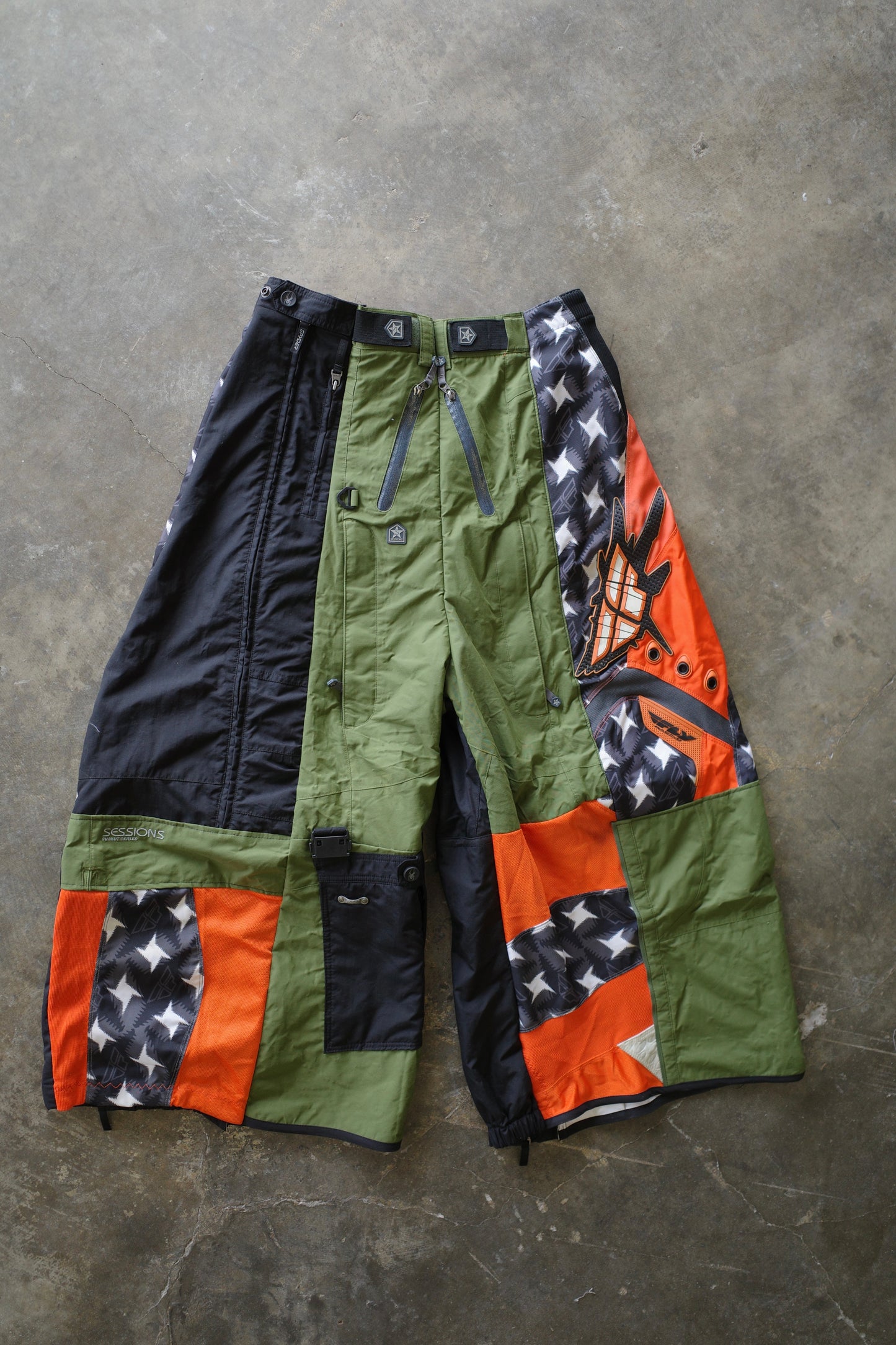 Wide Legged nag nag Pants(L)