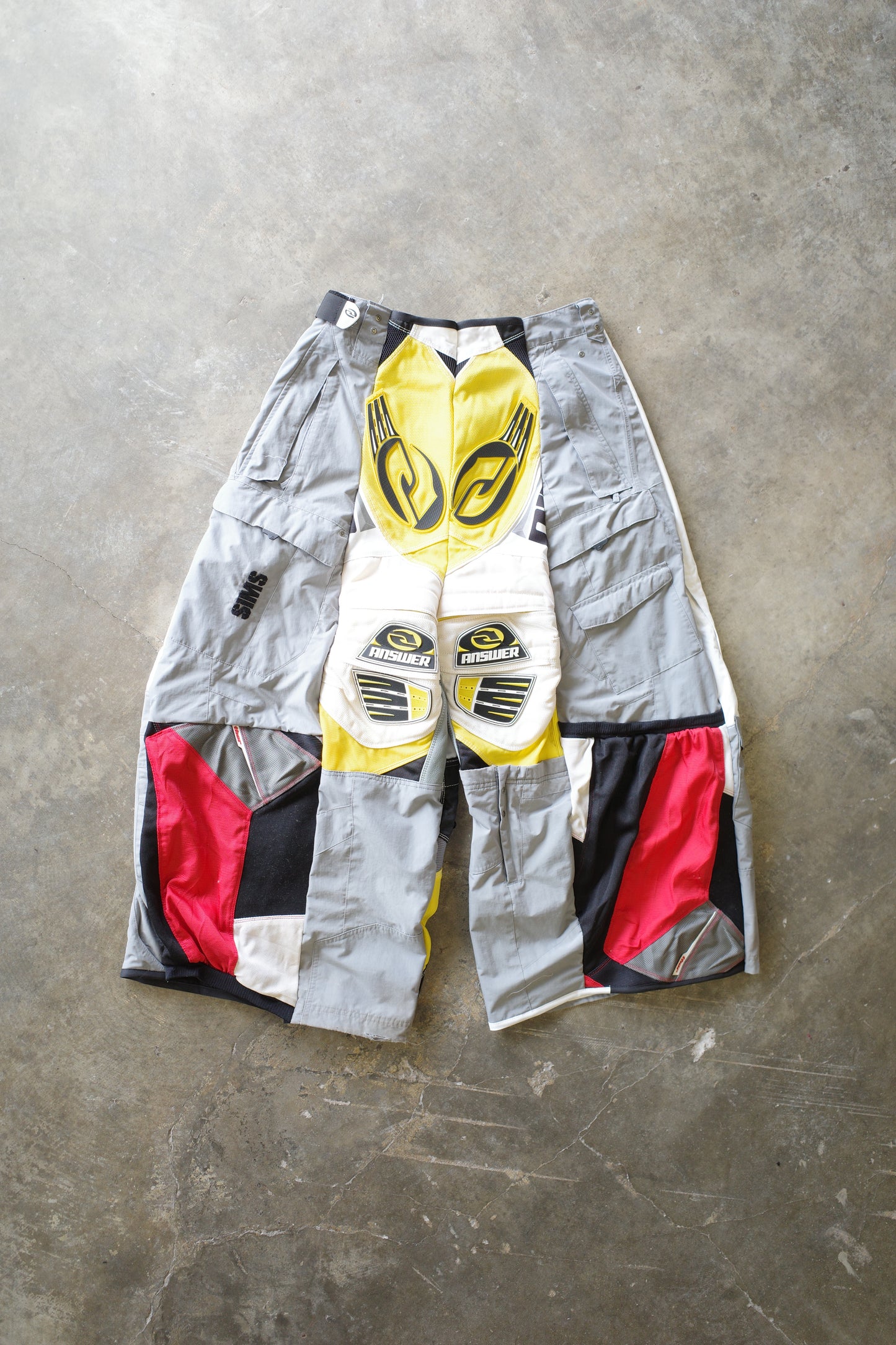 Wide Legged nag nag Pants(L)