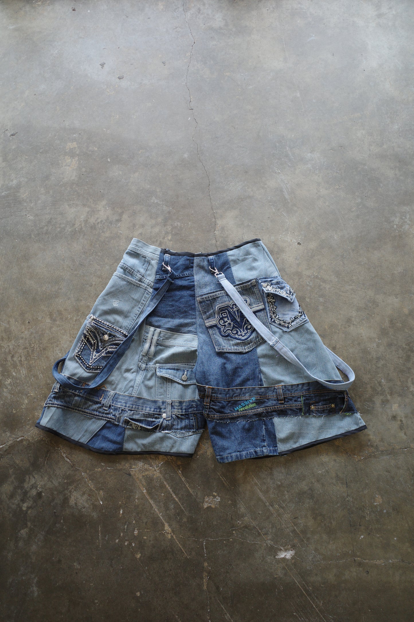 nag nag Baggy Shorts (36)/made from vintage street barnded jean and Y2K miasma jean