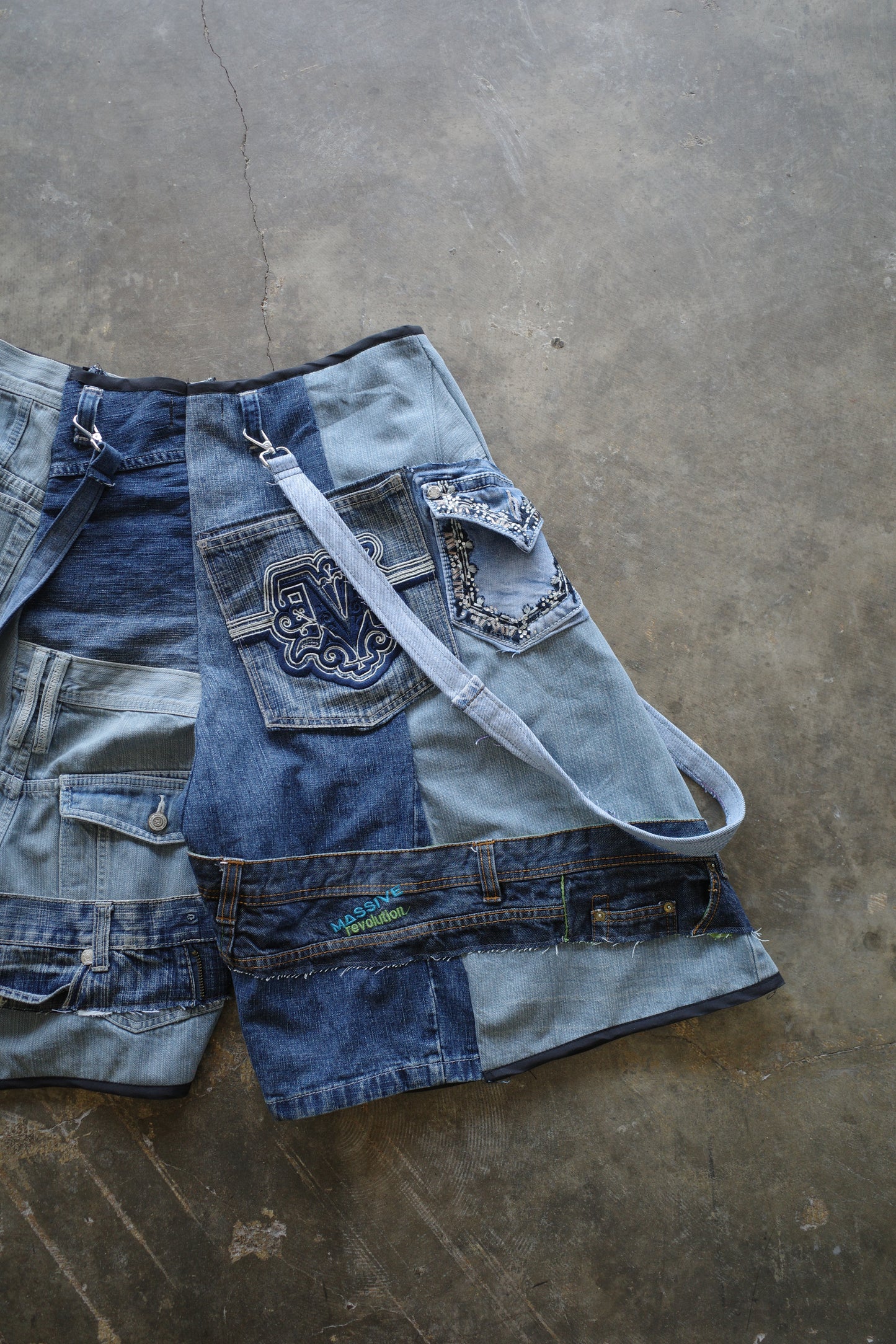nag nag Baggy Shorts (36)/made from vintage street barnded jean and Y2K miasma jean