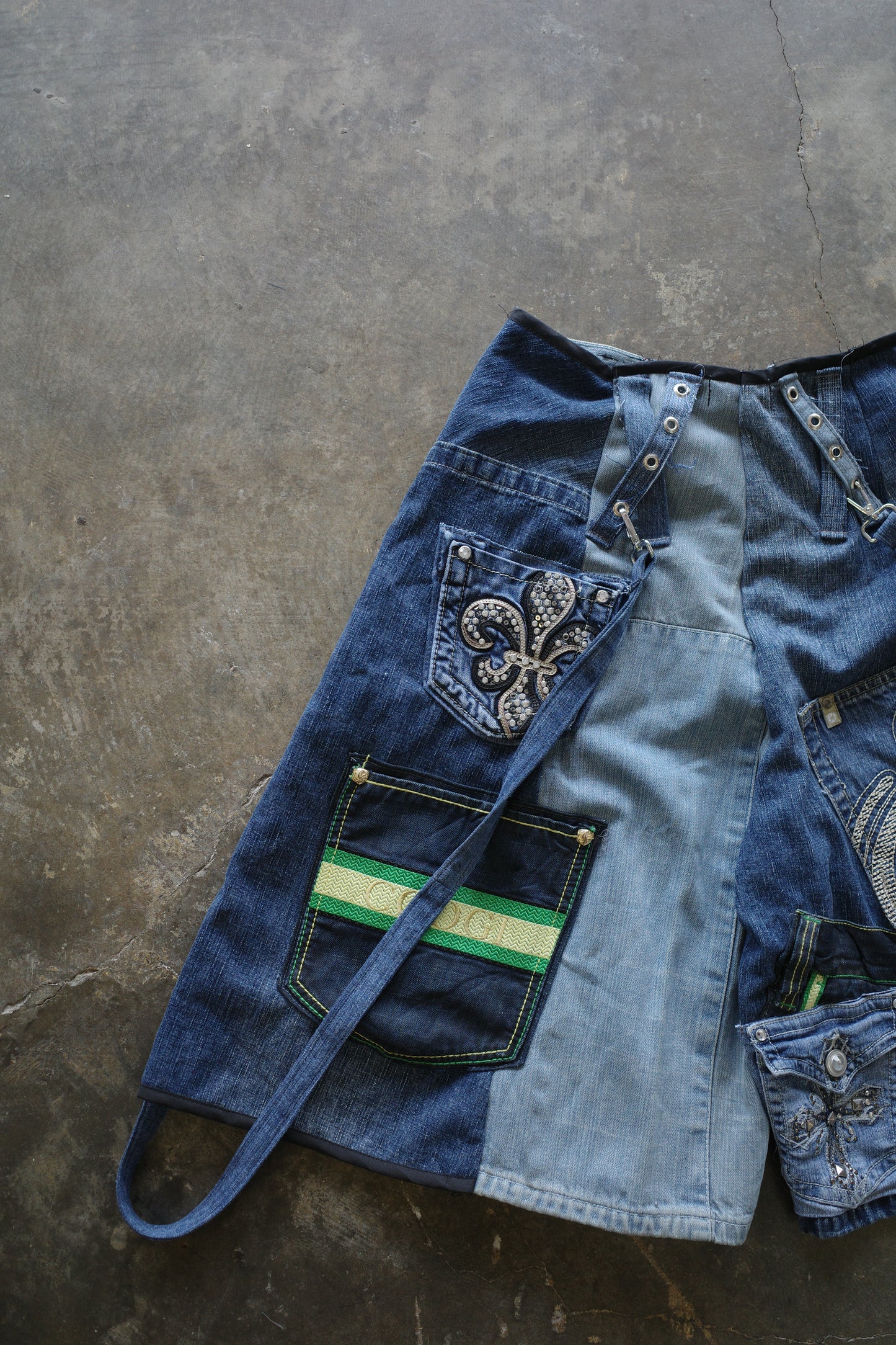 nag nag Baggy Shorts (34)/made from vintage street barnded jean and Y2K miasma jean