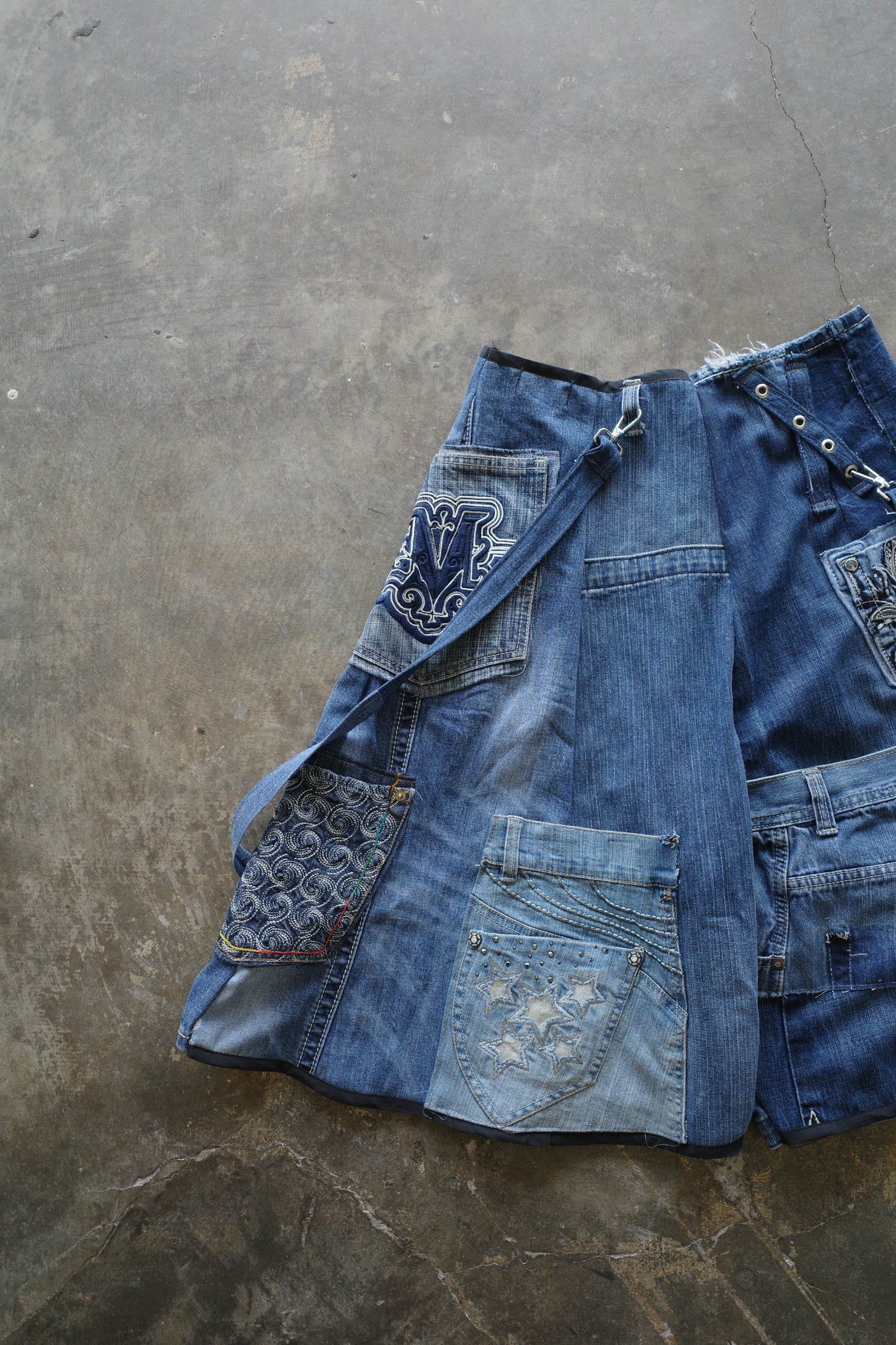 nag nag Baggy Shorts (32)/made from vintage street barnded jean and Y2K miasma jean