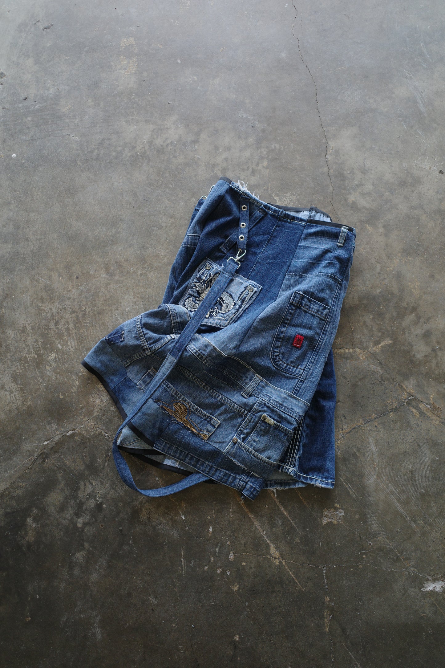 nag nag Baggy Shorts (32)/made from vintage street barnded jean and Y2K miasma jean